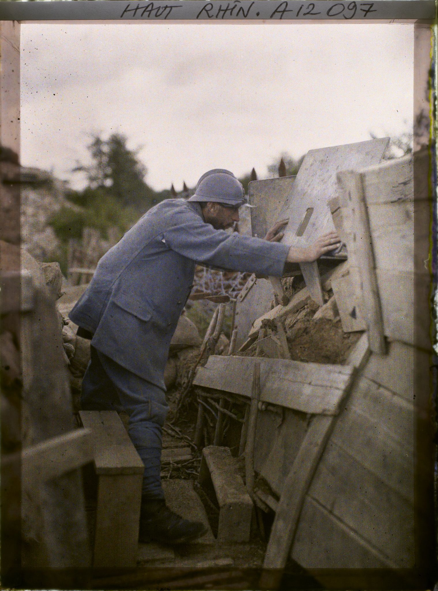 Image représentant Guetteur au poste de l'Ecluse 26
