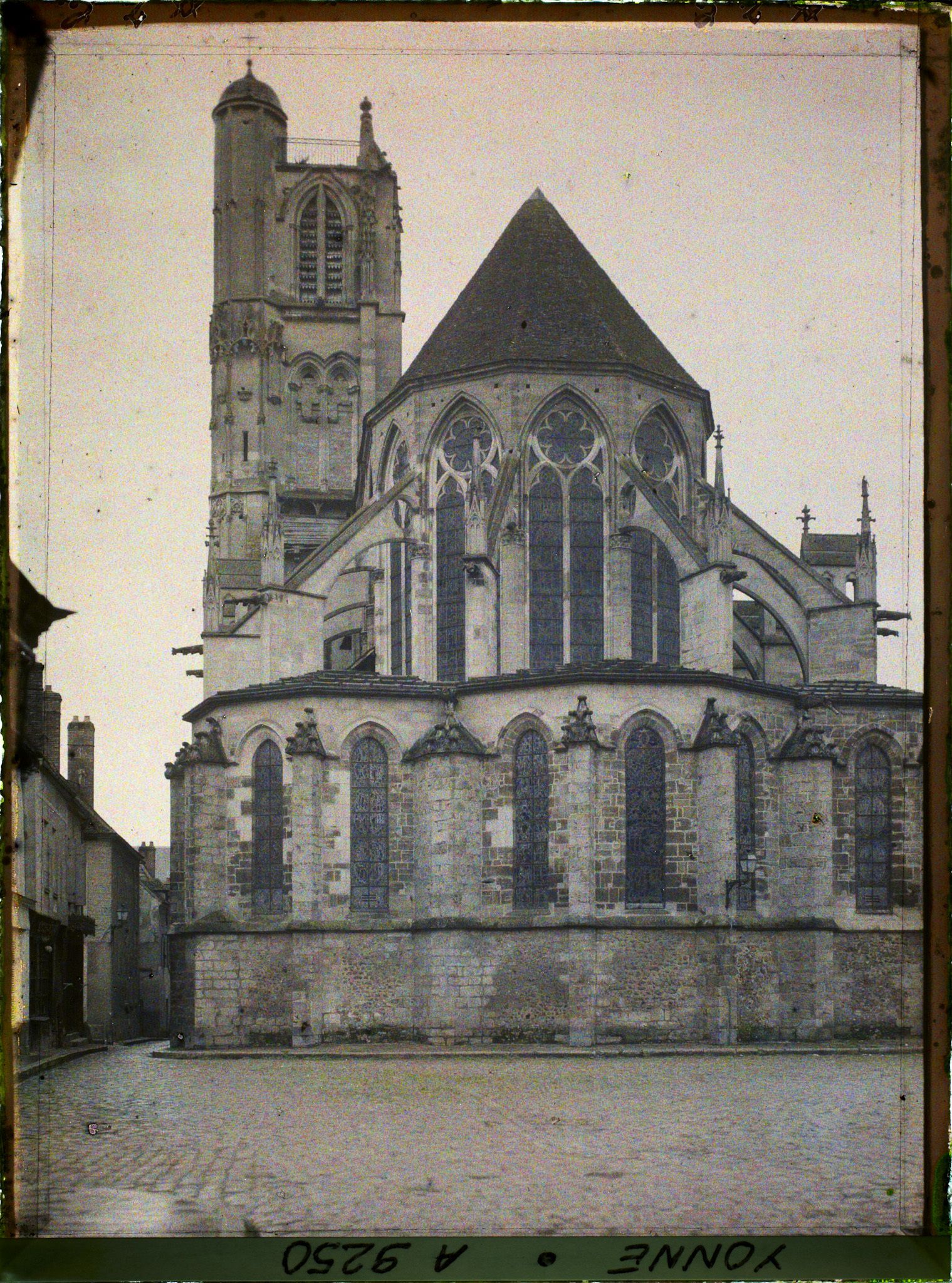 Image représentant Le chevet de l'église Notre-Dame de l'Assomption