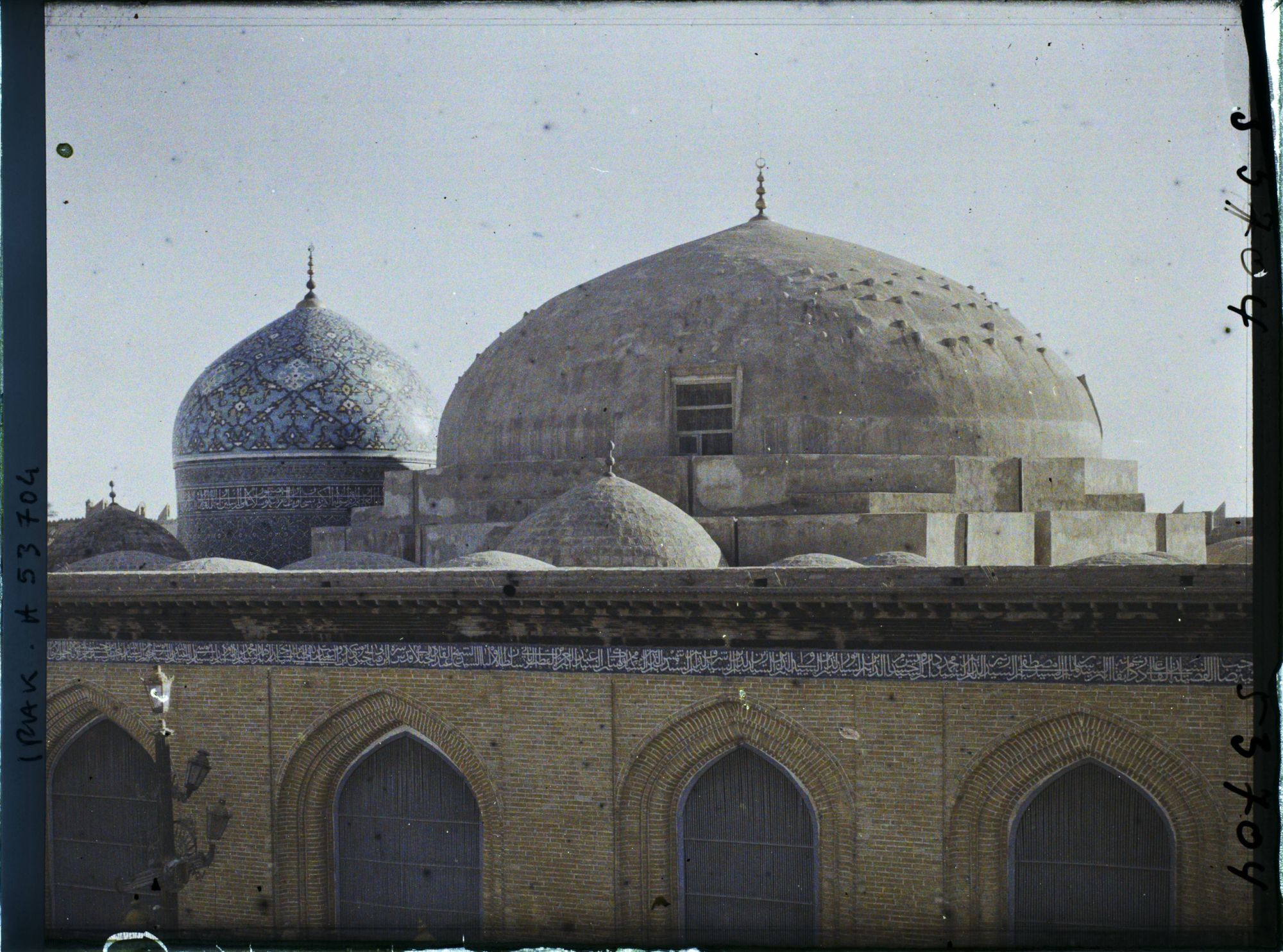 Image représentant Dômes de la mosquée du Cheikh Abdel-Kader el-Gaïlani (XVIIe siècle)