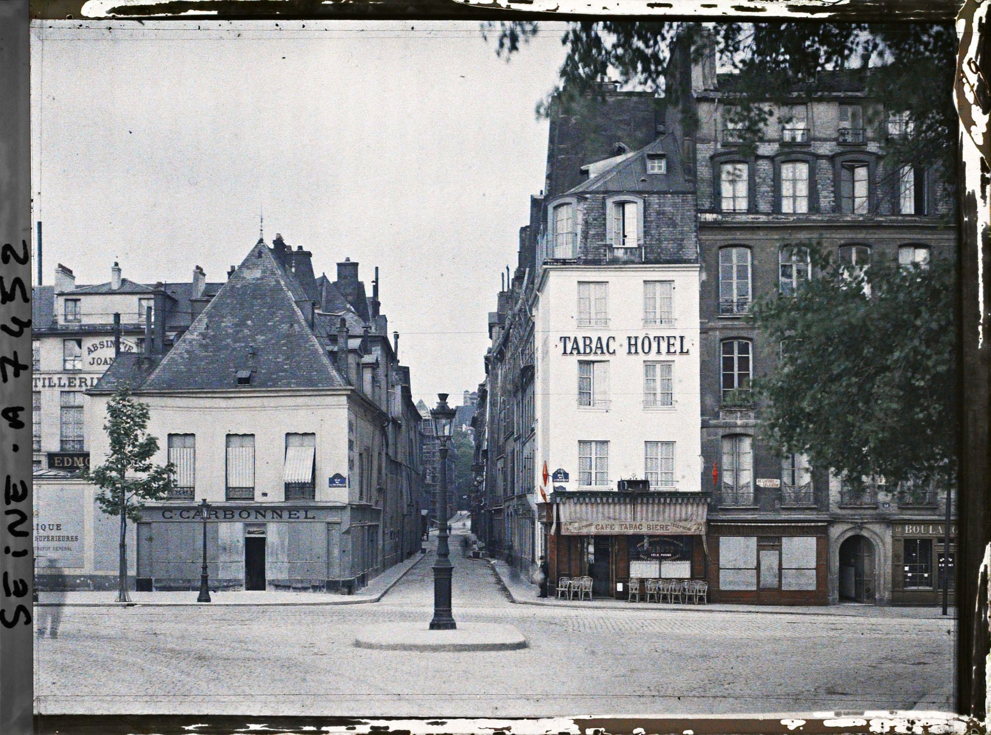 Image représentant La rue du Cardinal-Lemoine au départ du quai de la Tournelle