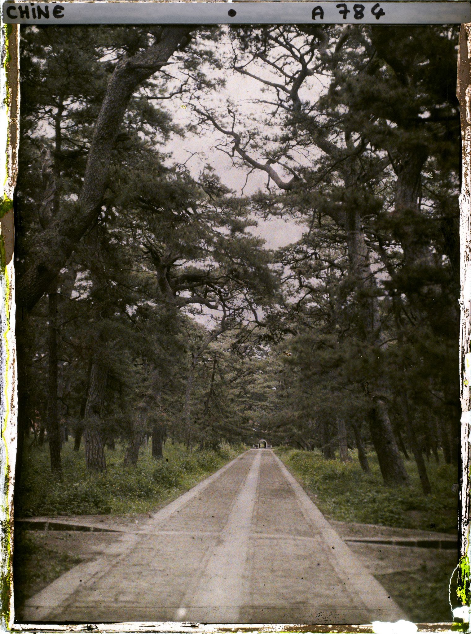 Image représentant Zhaoling (" tombeau Lumineux "), appelé aussi Beiling (" tombeau du Nord ")