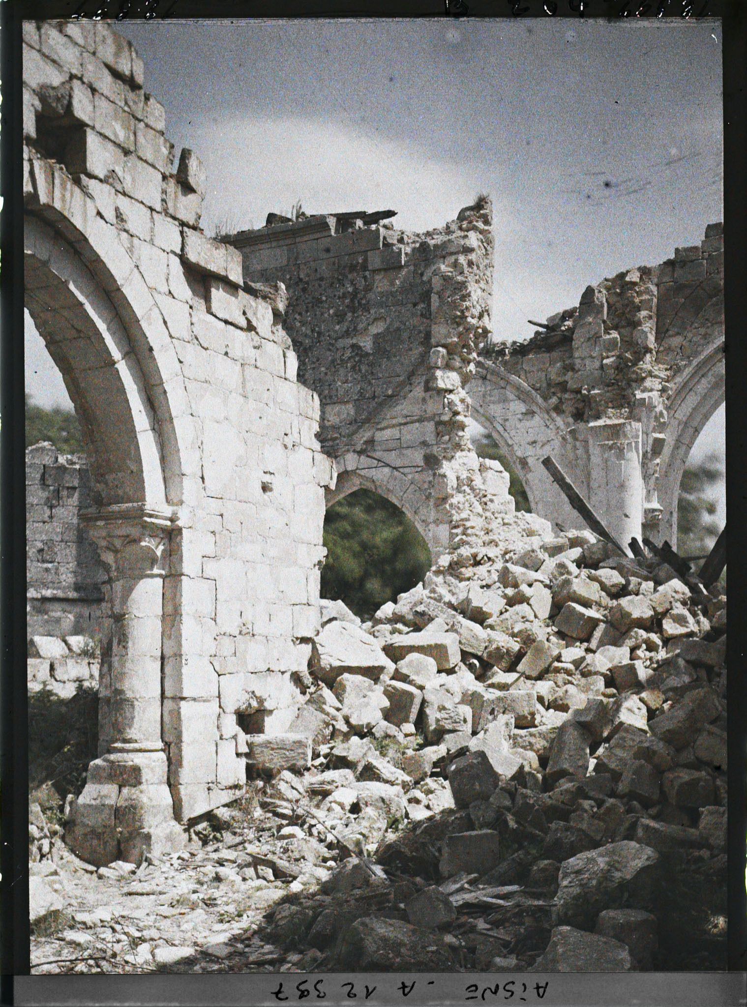 Image représentant France, Missy-s/-Aisne, Eglise (ensemble)