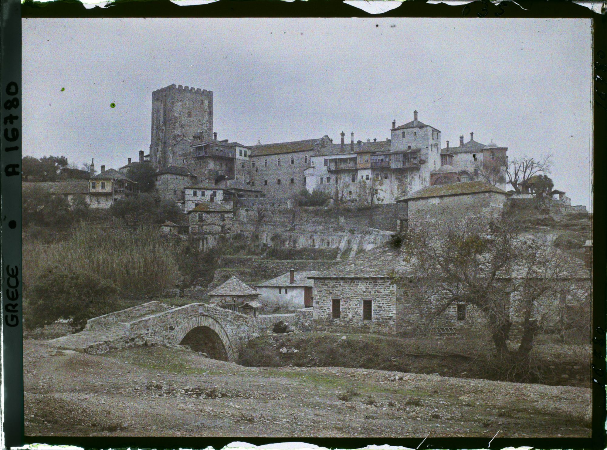 Image représentant Mont Athos, Pantokrator, Vue d'ensemble du Monastère