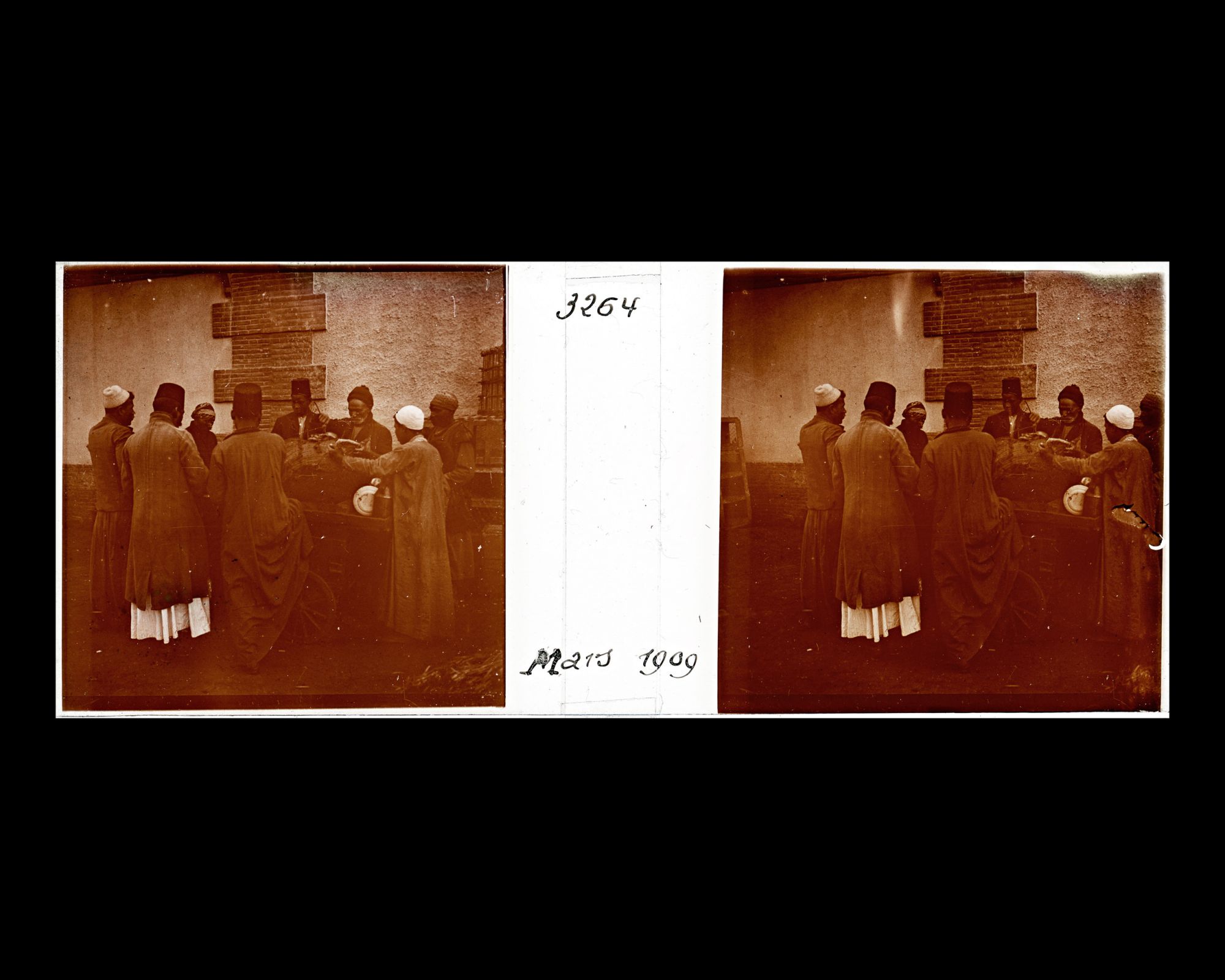 Image représentant Un vendeur ambulant de boisson?