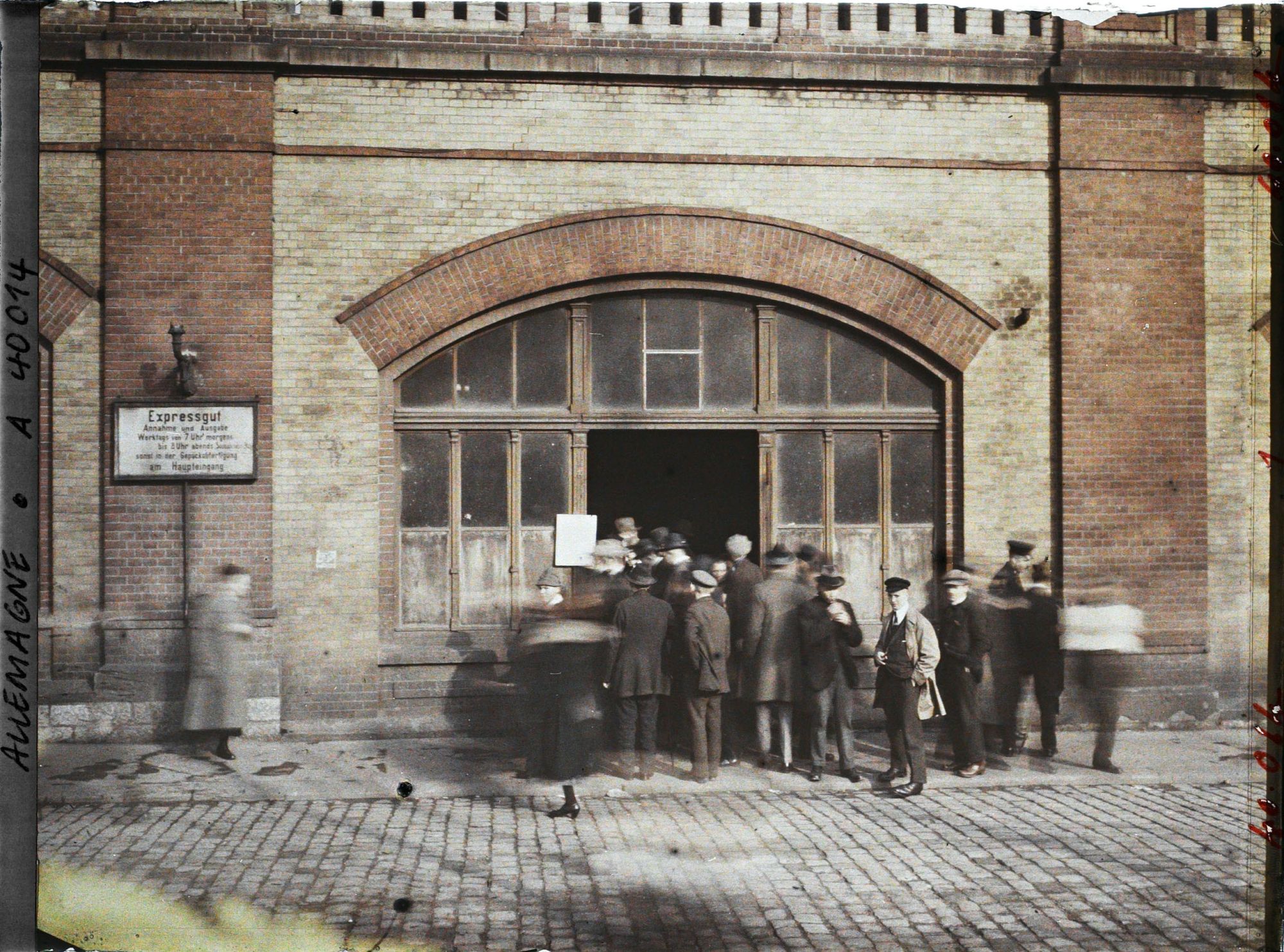 Image représentant Prusse, Essen, Embauchage de Cheminots