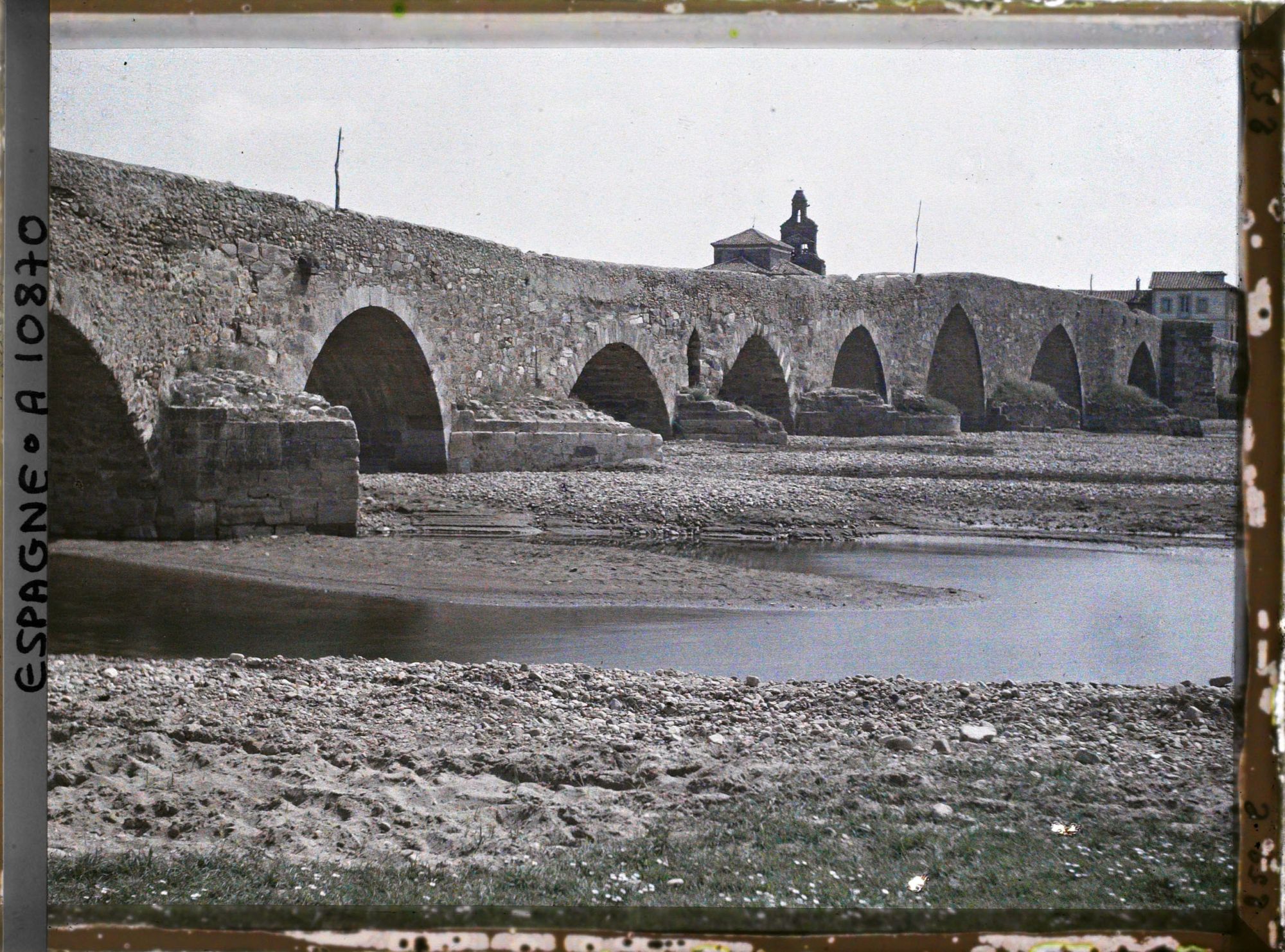 Image représentant Espagne, D'Astorga à Léon, Le Pont de Orbigo vu d'en bas