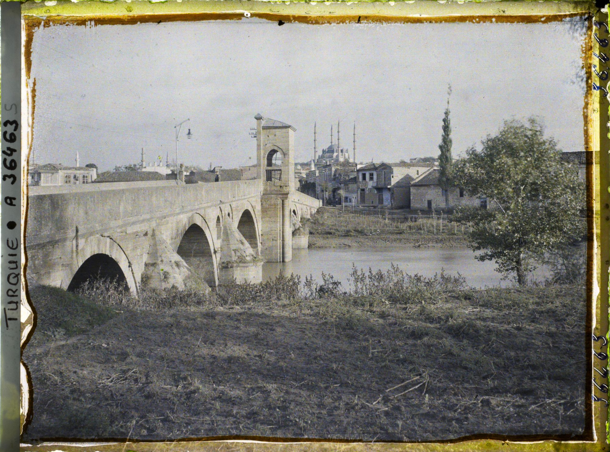 Image représentant Le vieux pont de la Tunca, affluent du Meriç