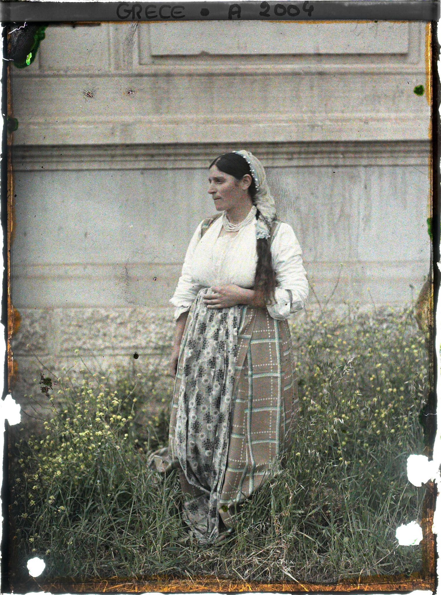 Image représentant Juive de Thessalonique en tenue d'intérieur