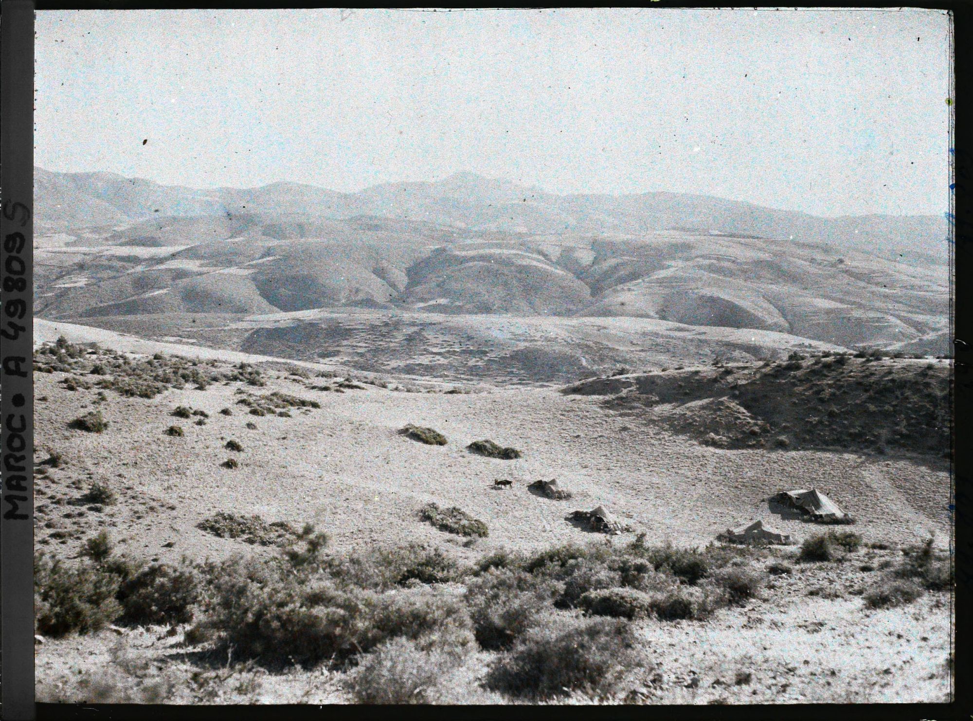 Image représentant Campement près de la route menant à Gueldaman
