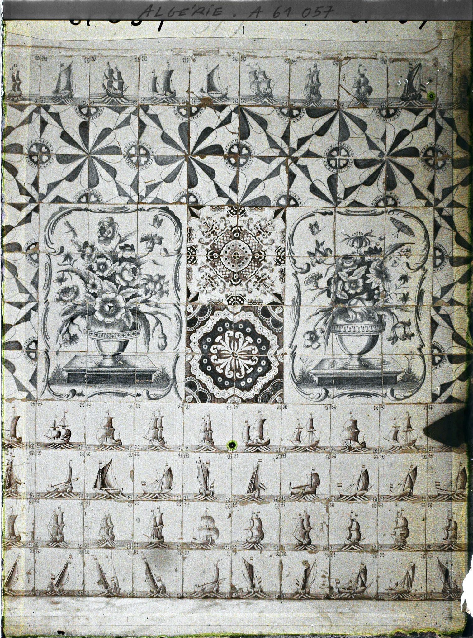 Image représentant Décor de carreaux de delft signés "Jean van Maak" de la grande entrée (sqifa kabira) de la Bibliothèque nationale (Dar Mustapha Pacha)