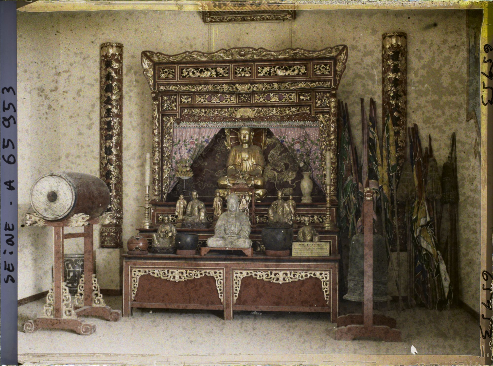 Image représentant L'Exposition Coloniale Internationale de 1931, un autel bouddhique dans le pavillon de la Cochinchine