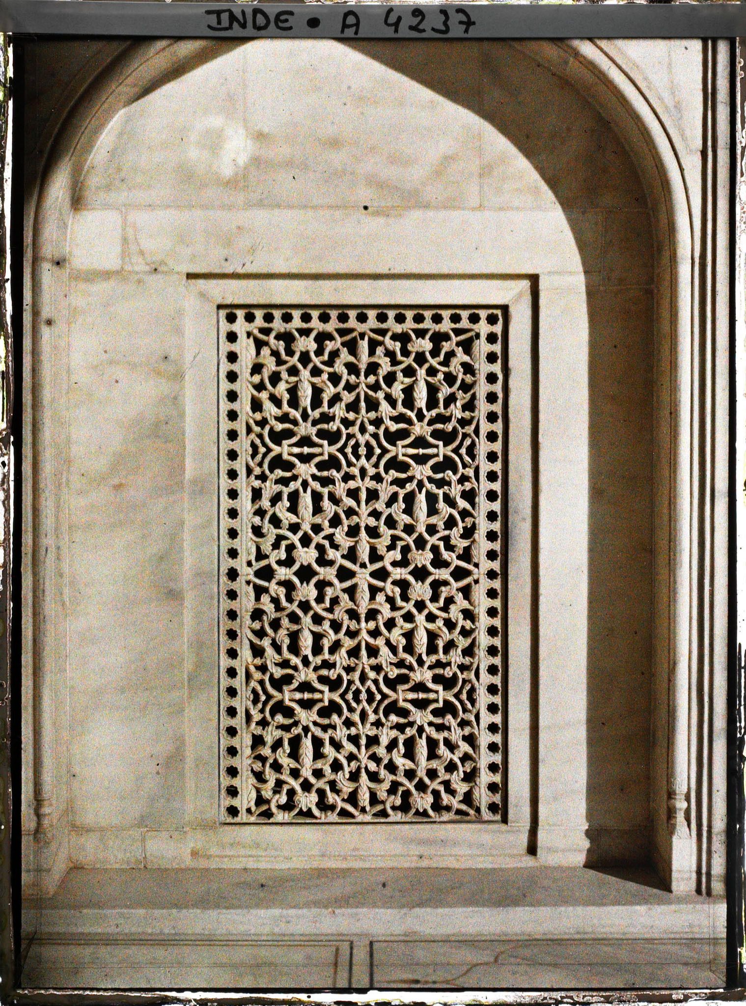 Image représentant Un écran de marbre ajouré (jali) dans le fort Rouge (Lal Qila)