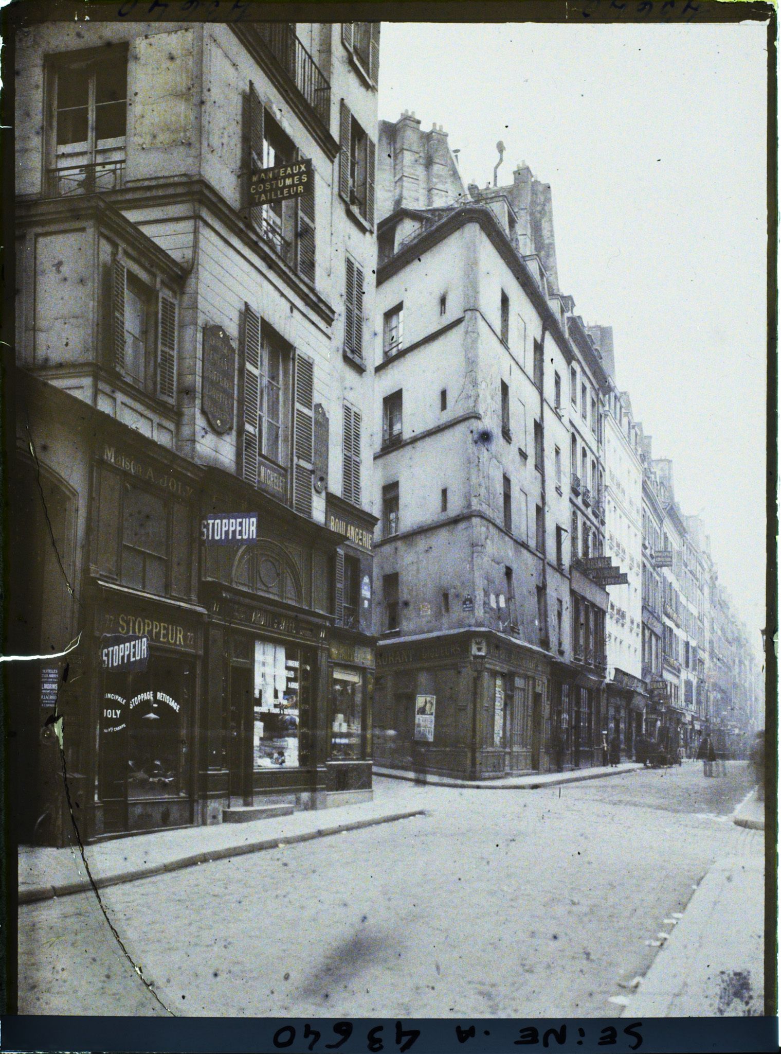 Image représentant L'angle des rues d'Aboukir et des Petits-Carreaux