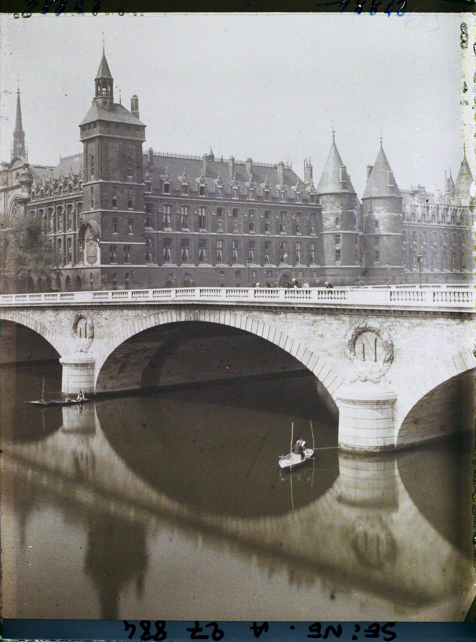 Image représentant Le pont au Change et le Palais de Justice