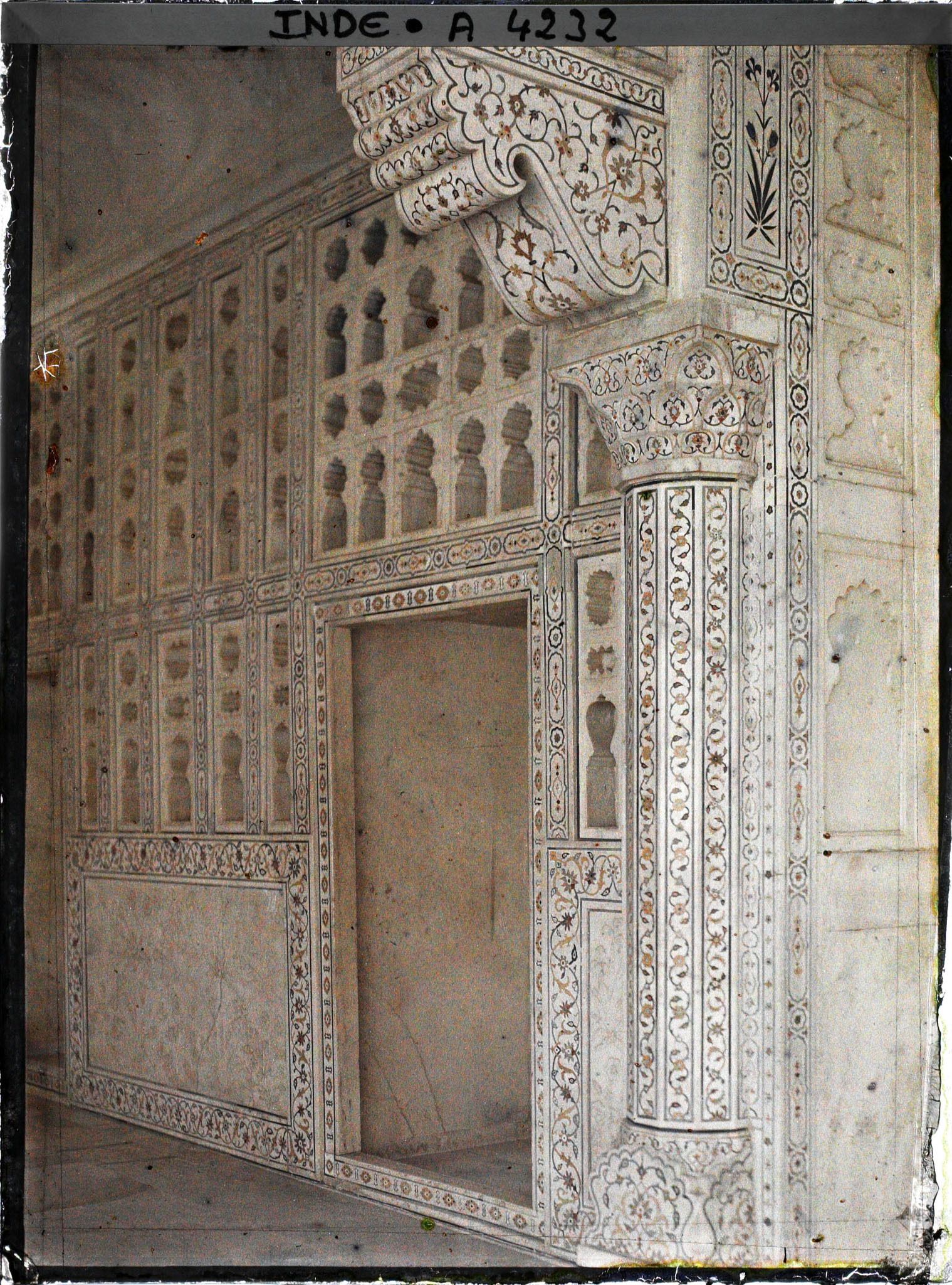 Image représentant L'intérieur de la tour du Jasmin (Musamman Burj) dans le fort Rouge (Lal Qila)