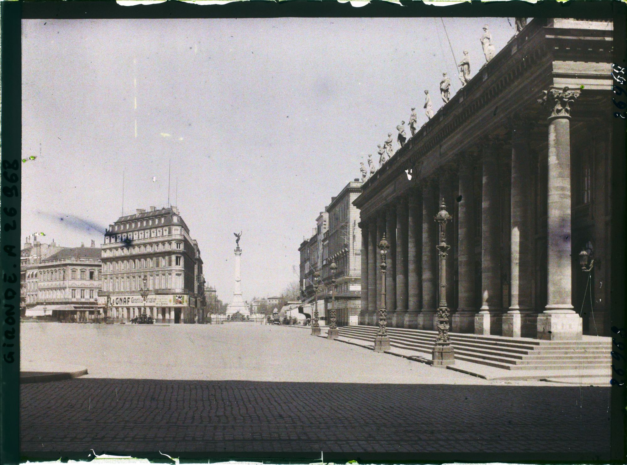 Image représentant L'actuel Opéra (Grand Théâtre) place de la Comédie