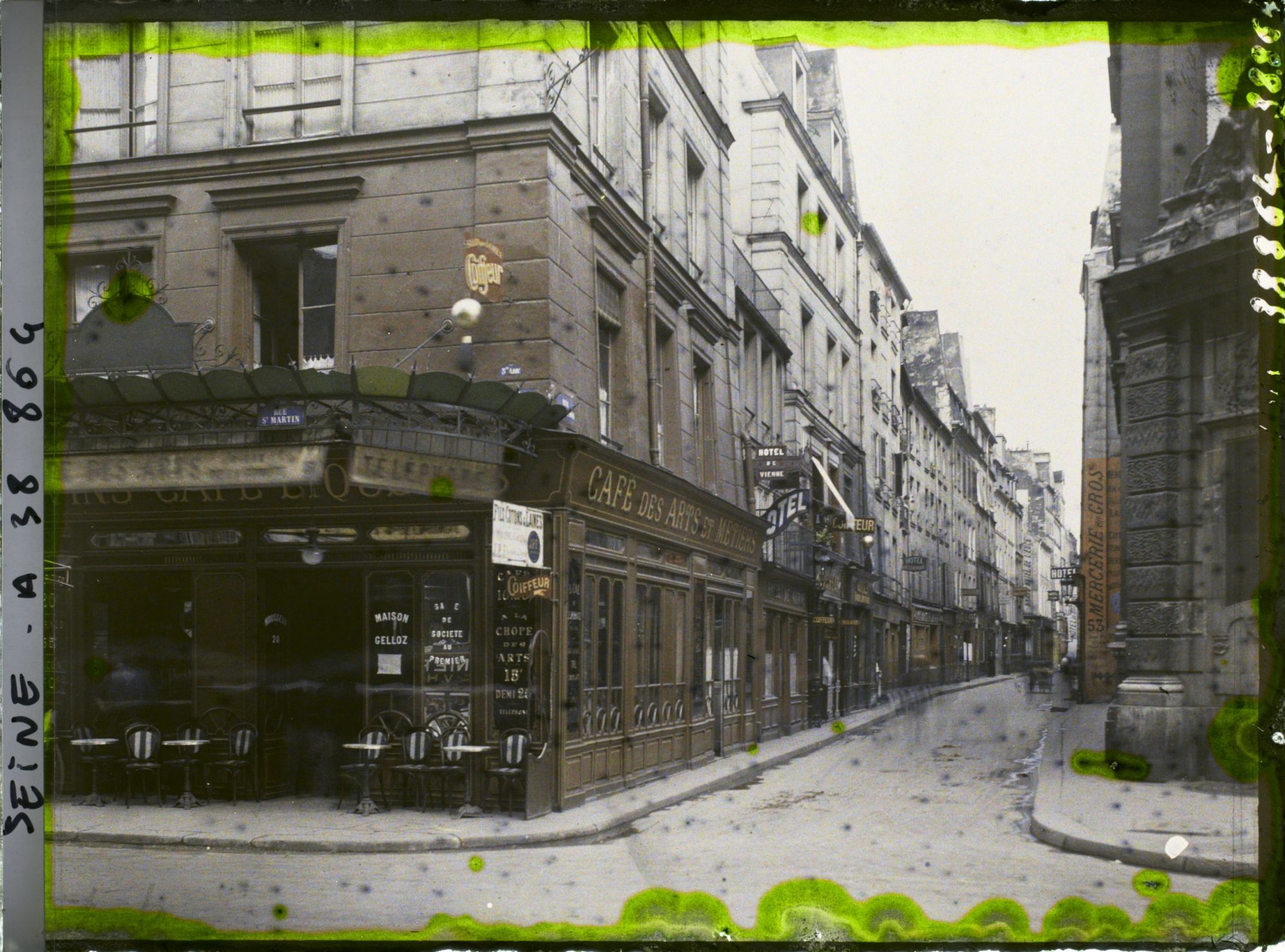 Image représentant L'angle des rues Saint-Martin et du Vertbois