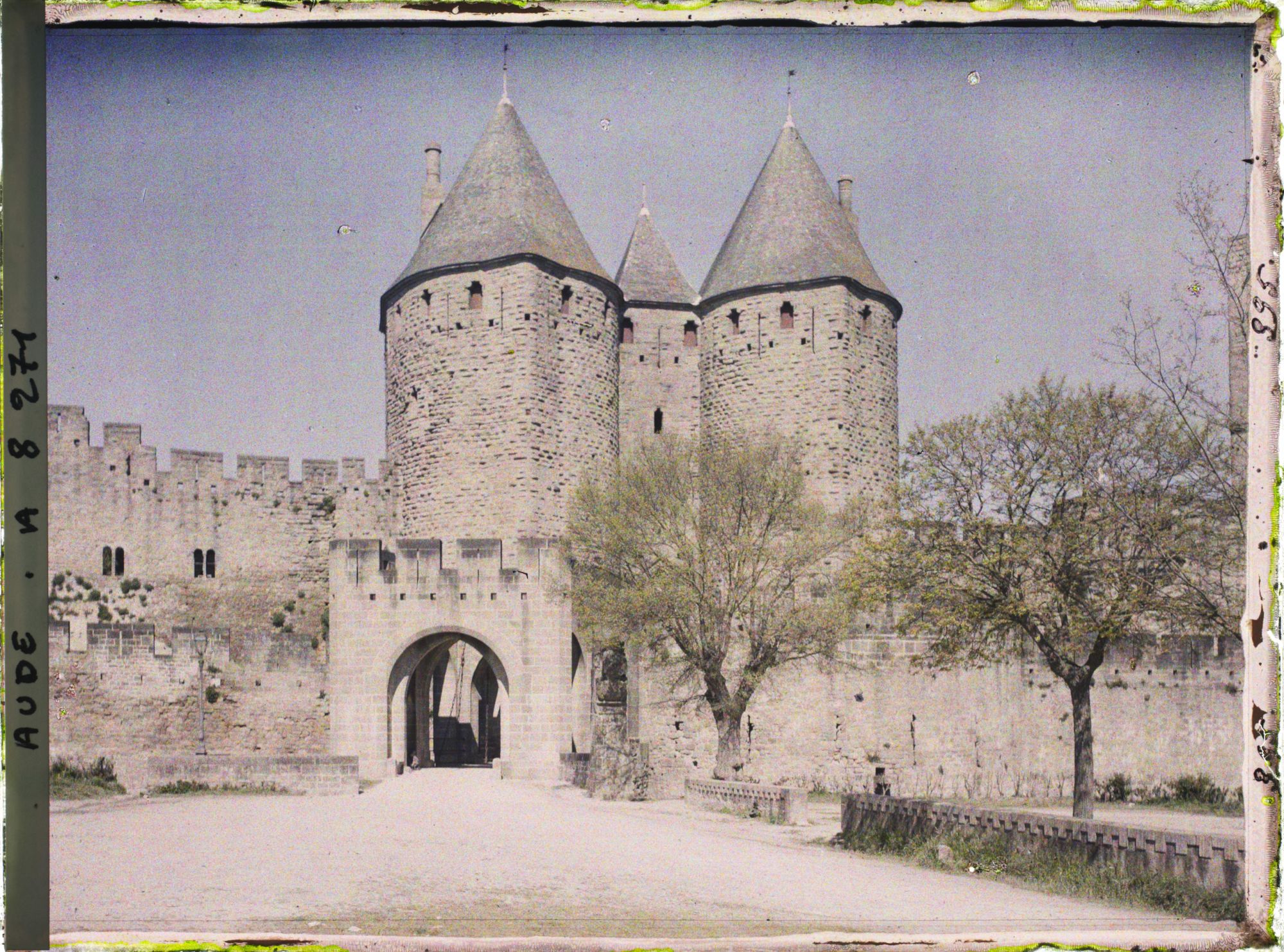 Image représentant la porte Narbonnaise prise de face