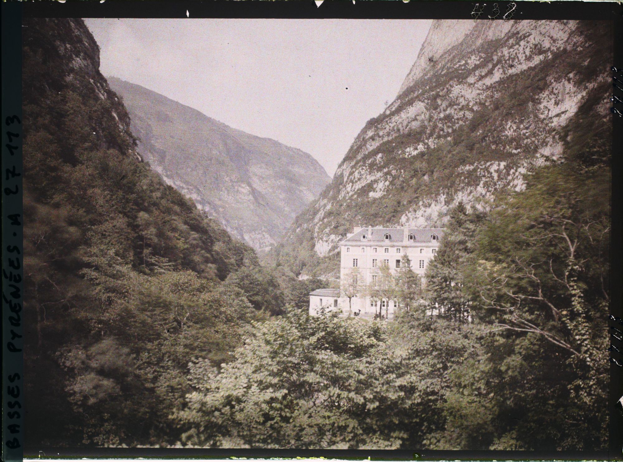 Image représentant France , Vallée D'Ossau, Eaux Chaudes