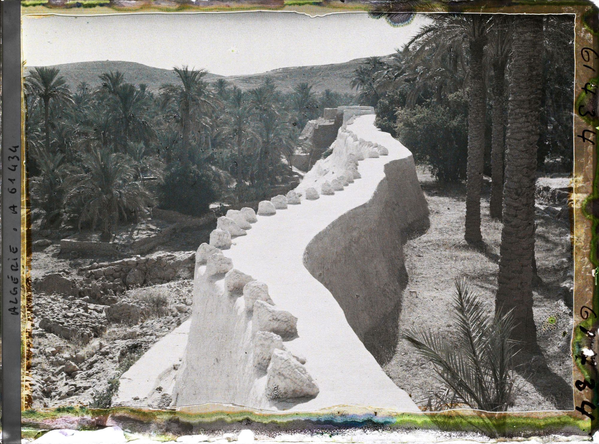 Image représentant Le grand barrage de l'oasis