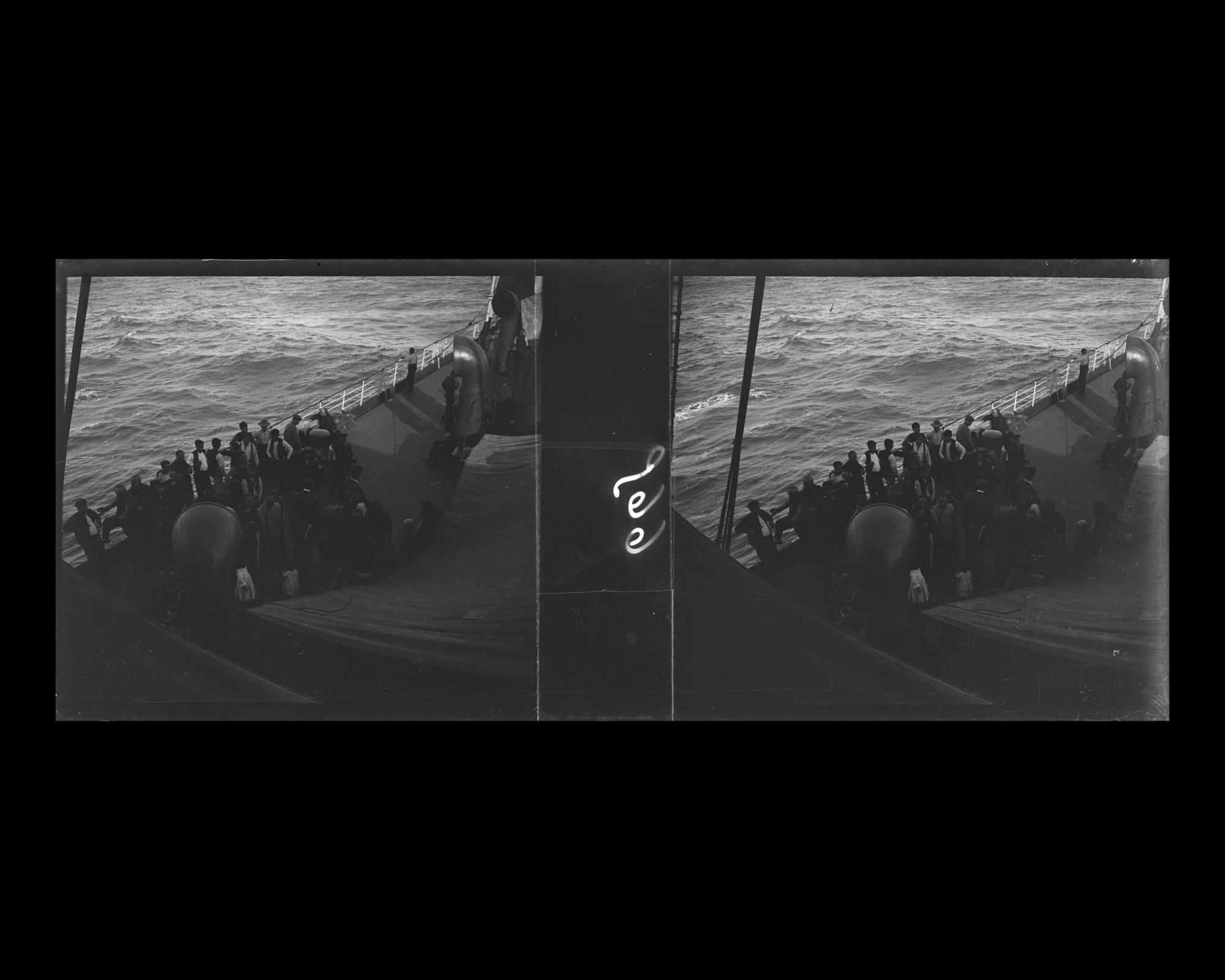 Image représentant Passagers ou membres d'équipages sur le pont