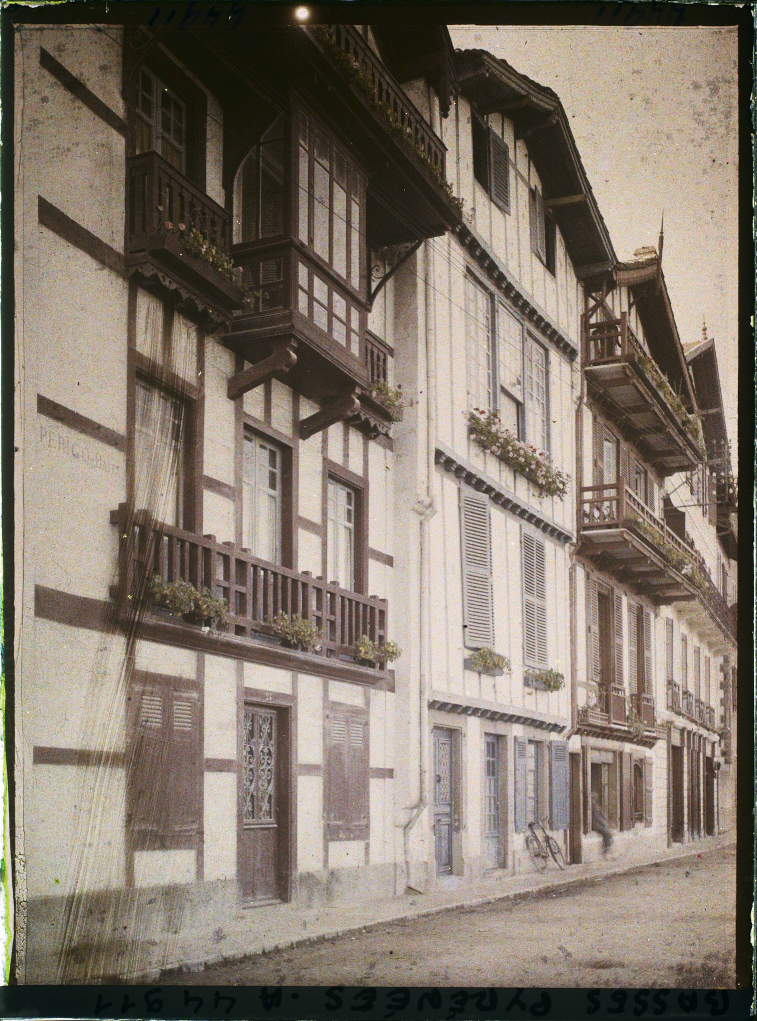 Image représentant France, Ciboure, Maisons basques s/ les quais de Ciboure