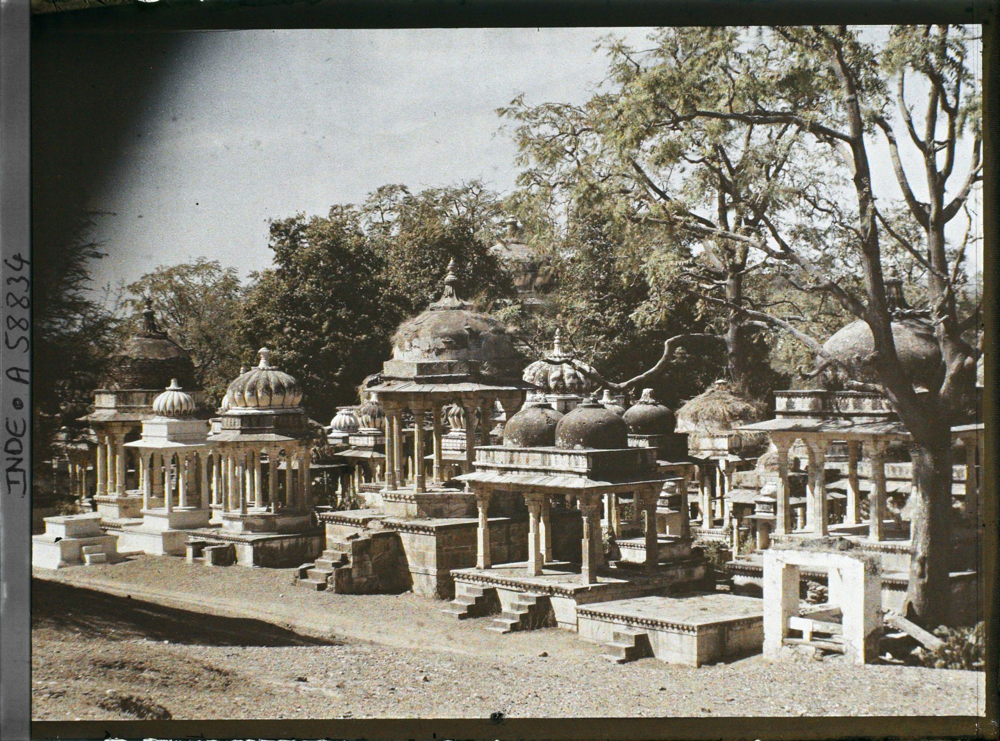 Image représentant Chatris de la nécropole des Maharanas du Mewar