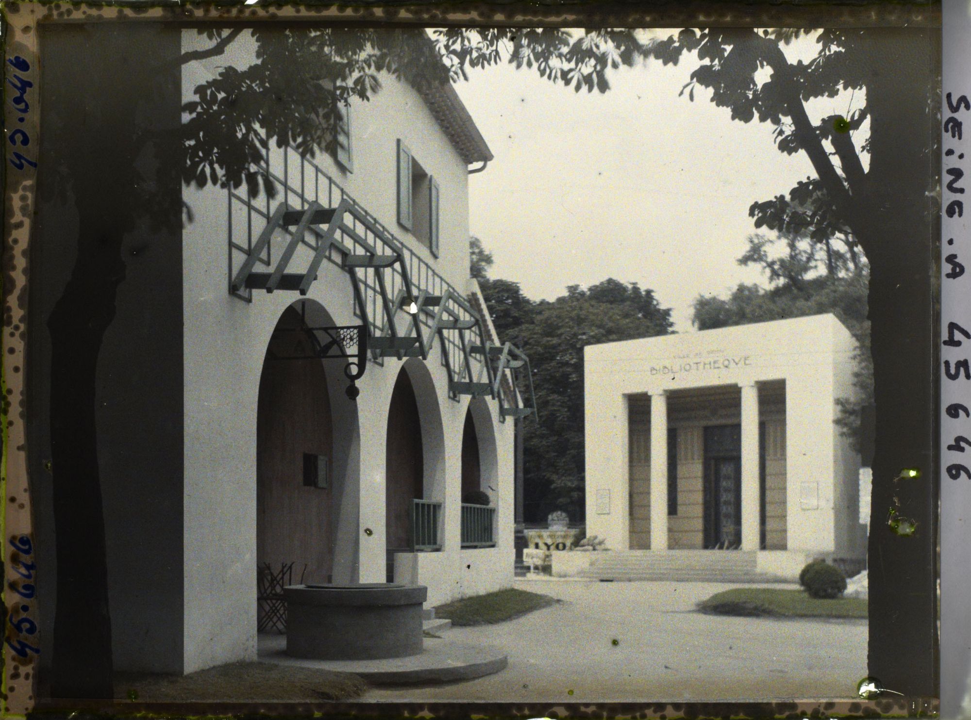 Image représentant L'Exposition des arts décoratifs, Pavillon de la Provence, sur le cours la Reine, Le mas