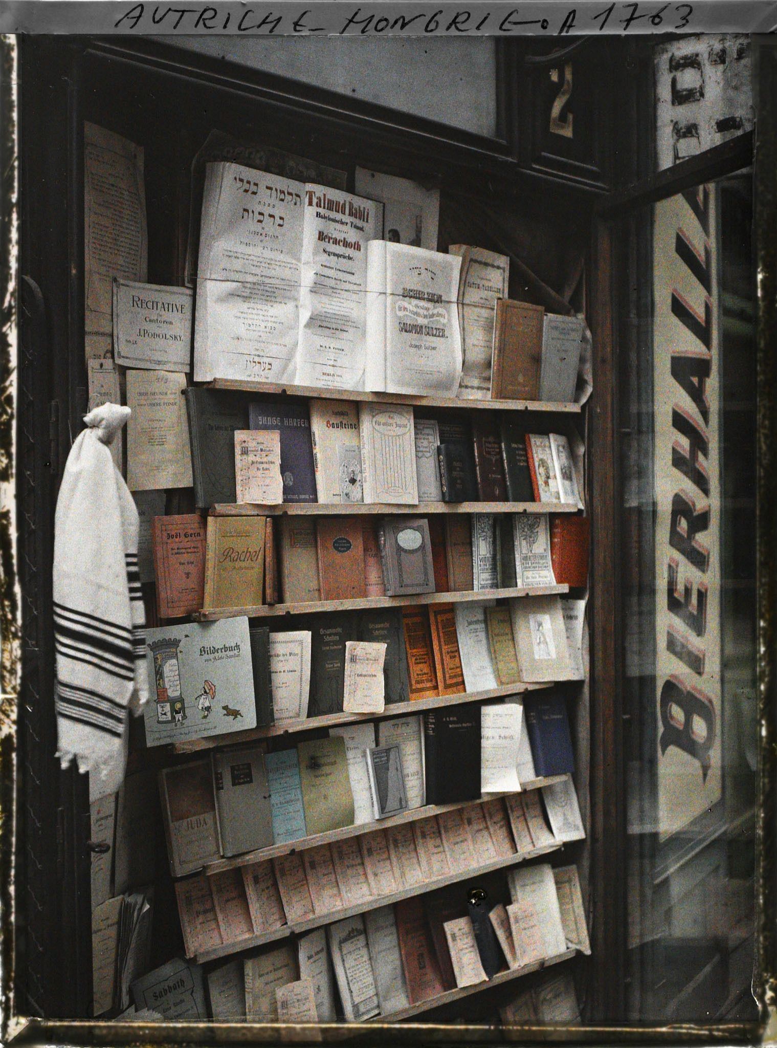 Image représentant Autriche Hongrie, Vienne, La devanture du Libraire Juif