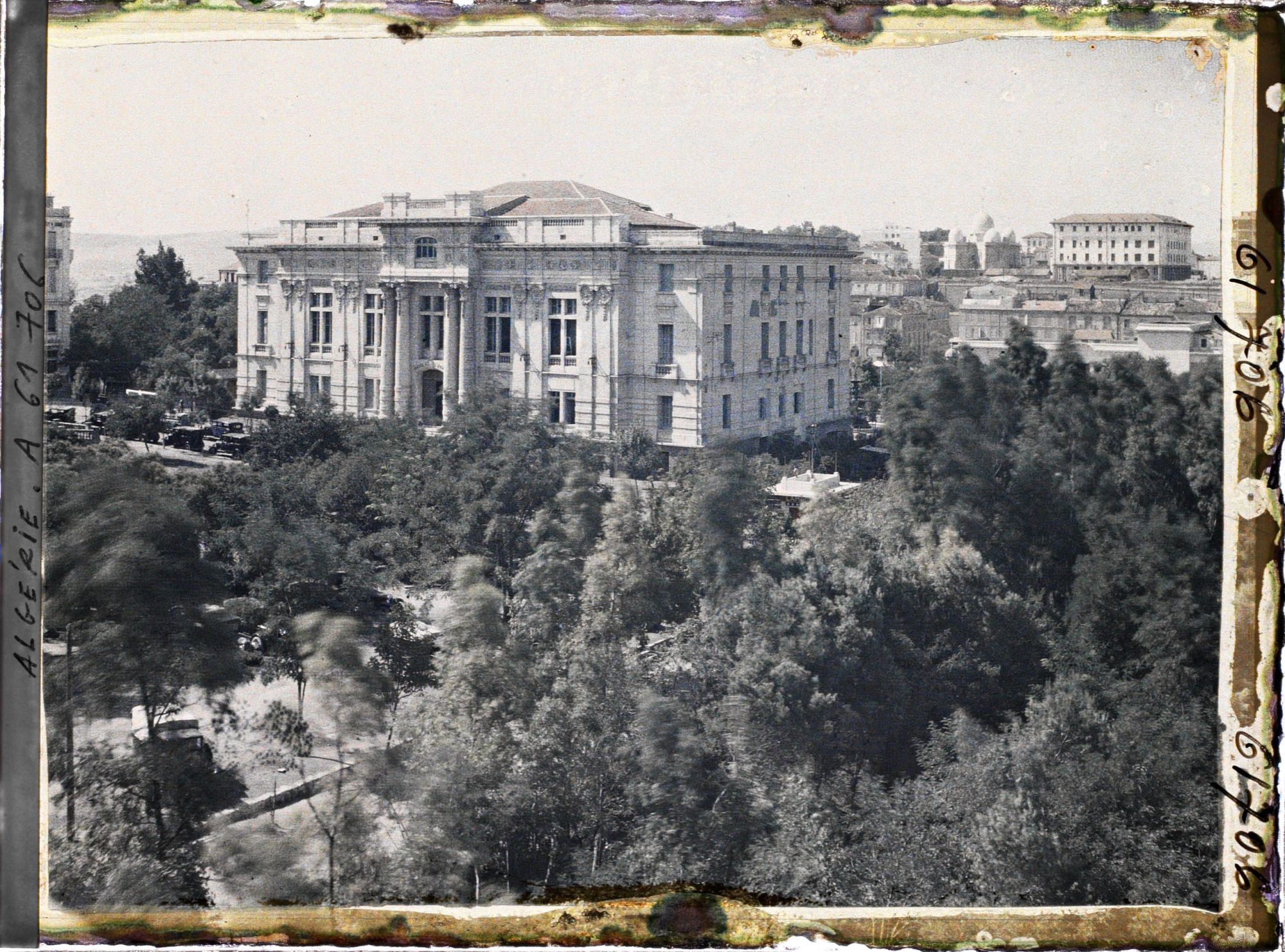 Image représentant Le palais de justice place de la Brèche