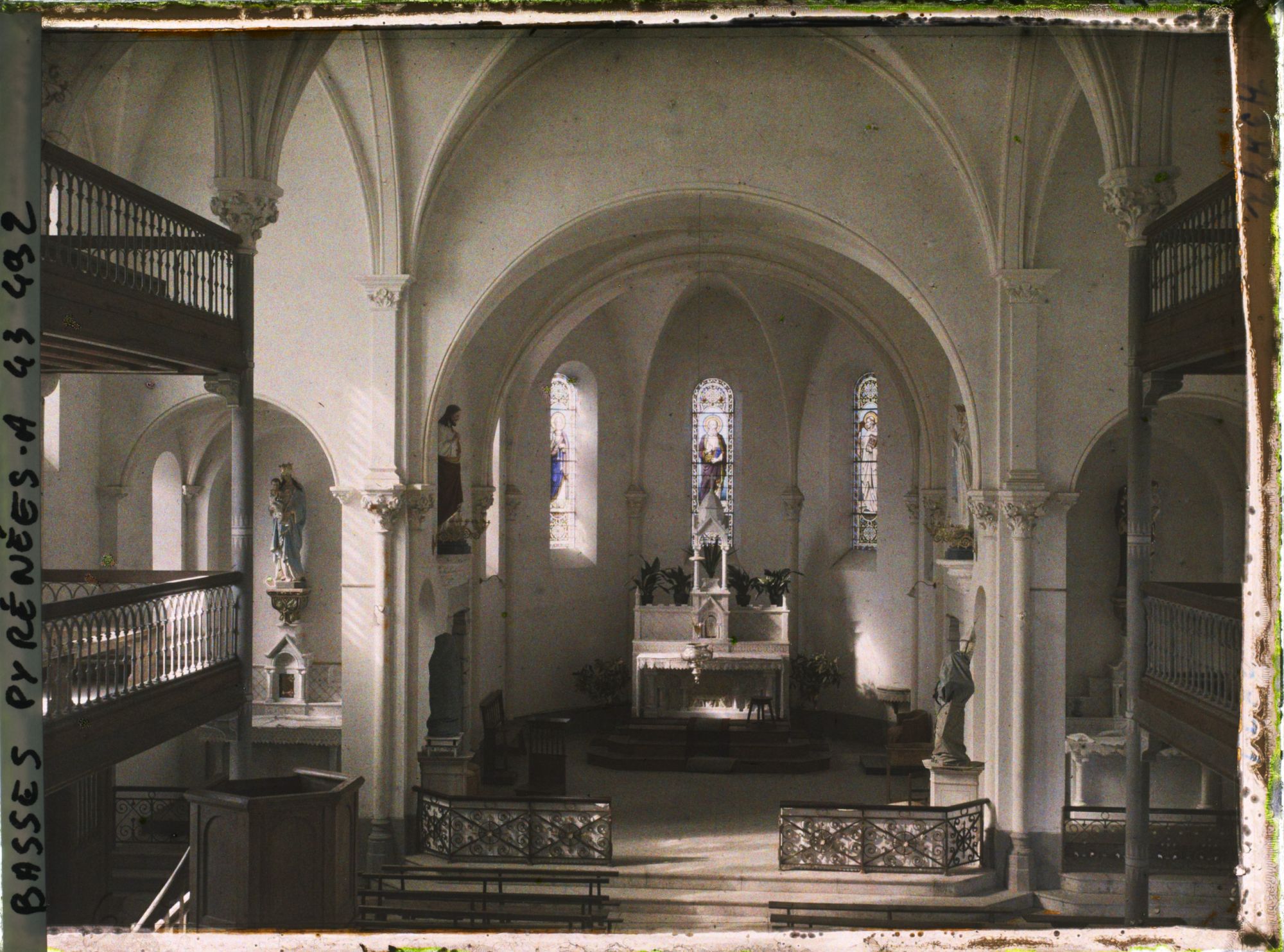 Image représentant France, Villefranque, Intérieur de l'Eglise