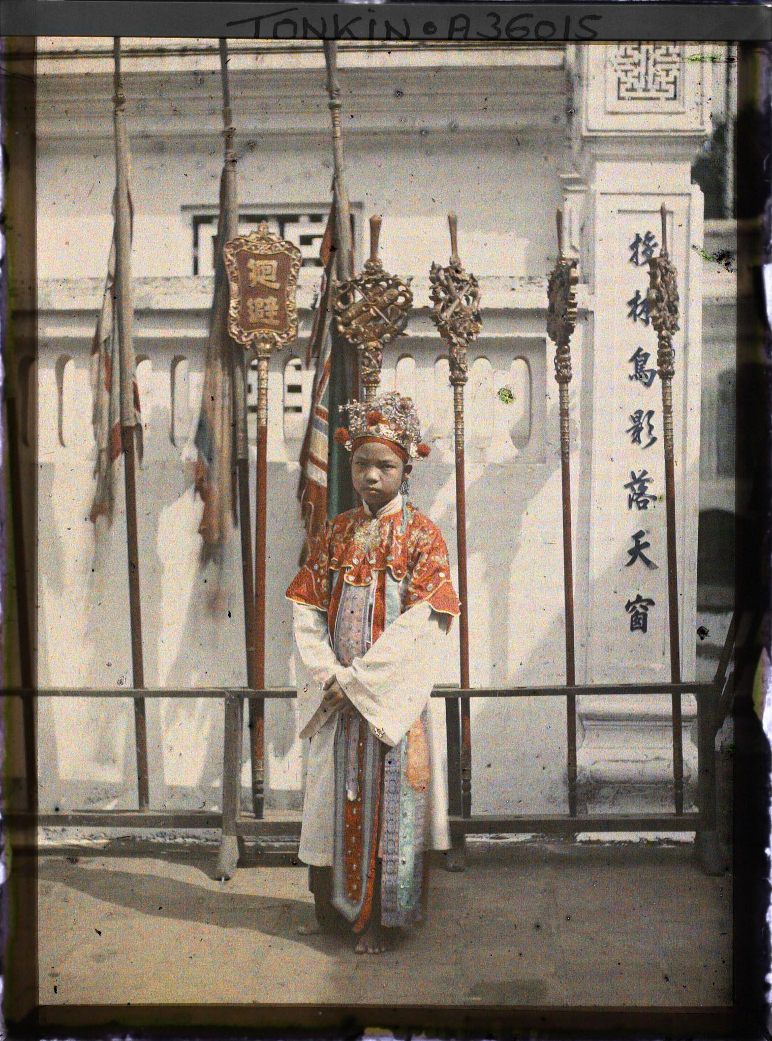 Image représentant L'assistant de l'officiant principal de la cérémonie du Làm-chay