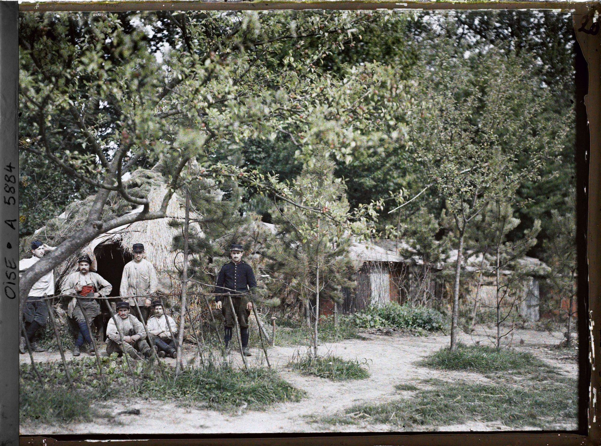 Image représentant France, Conchy les Pots, Gourbis d'artilleurs du 36e à Conchy-les-Pots