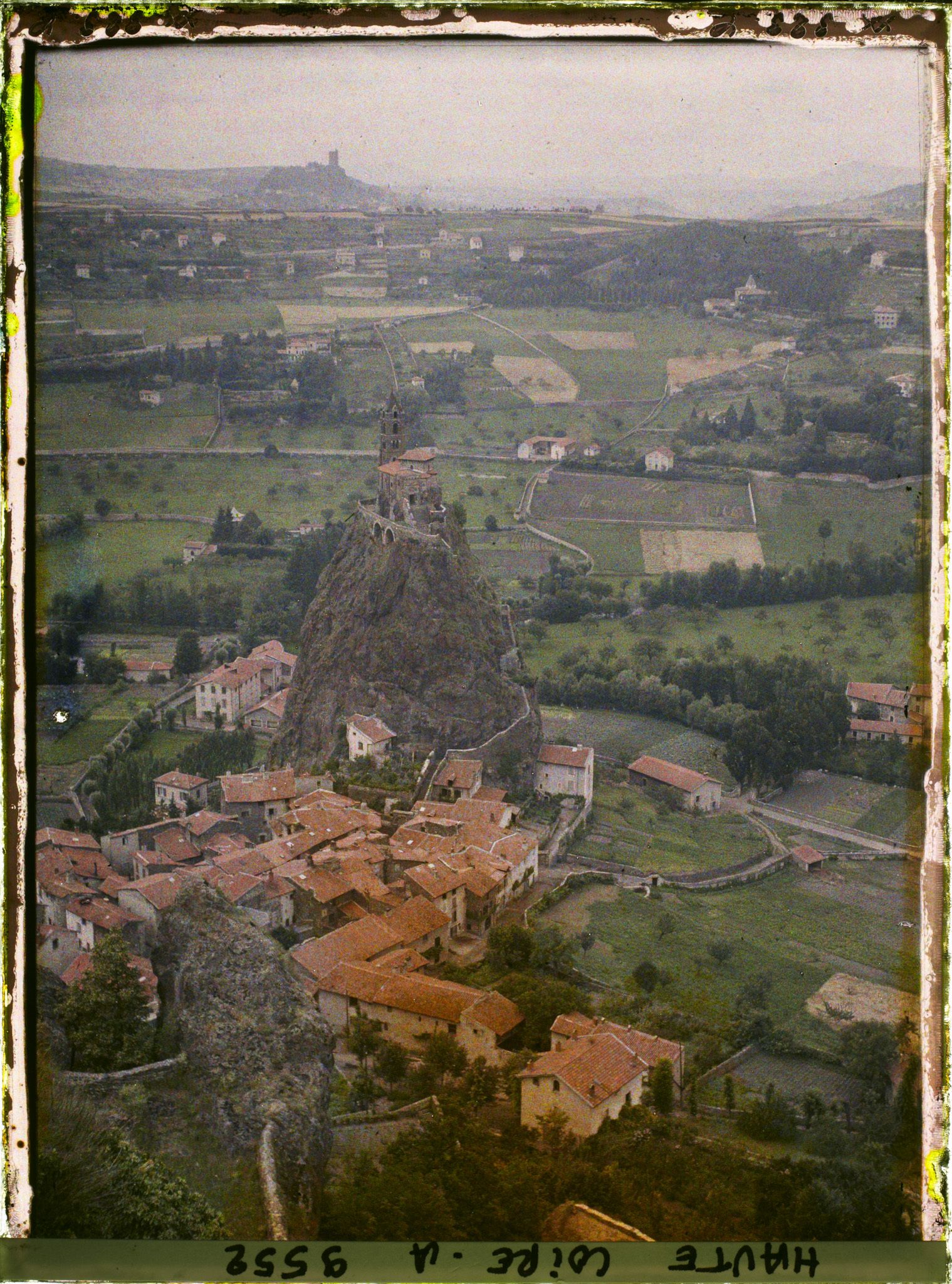 Image représentant Le Rocher Saint-Michel d'Aiguilhe pris depuis le rocher Corneille