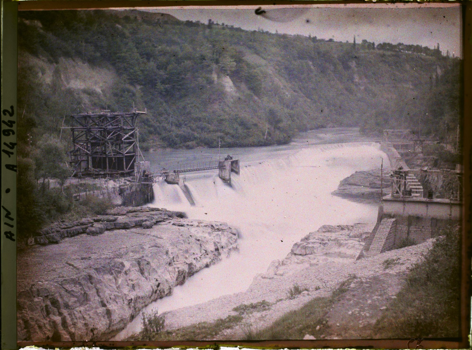 Image représentant Le barrage de la Perte du Rhône