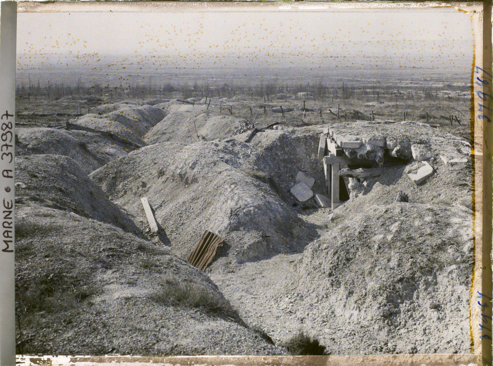 Image représentant France, Mont Cornillet, Pente Sud ; Grande tranchée Allemande