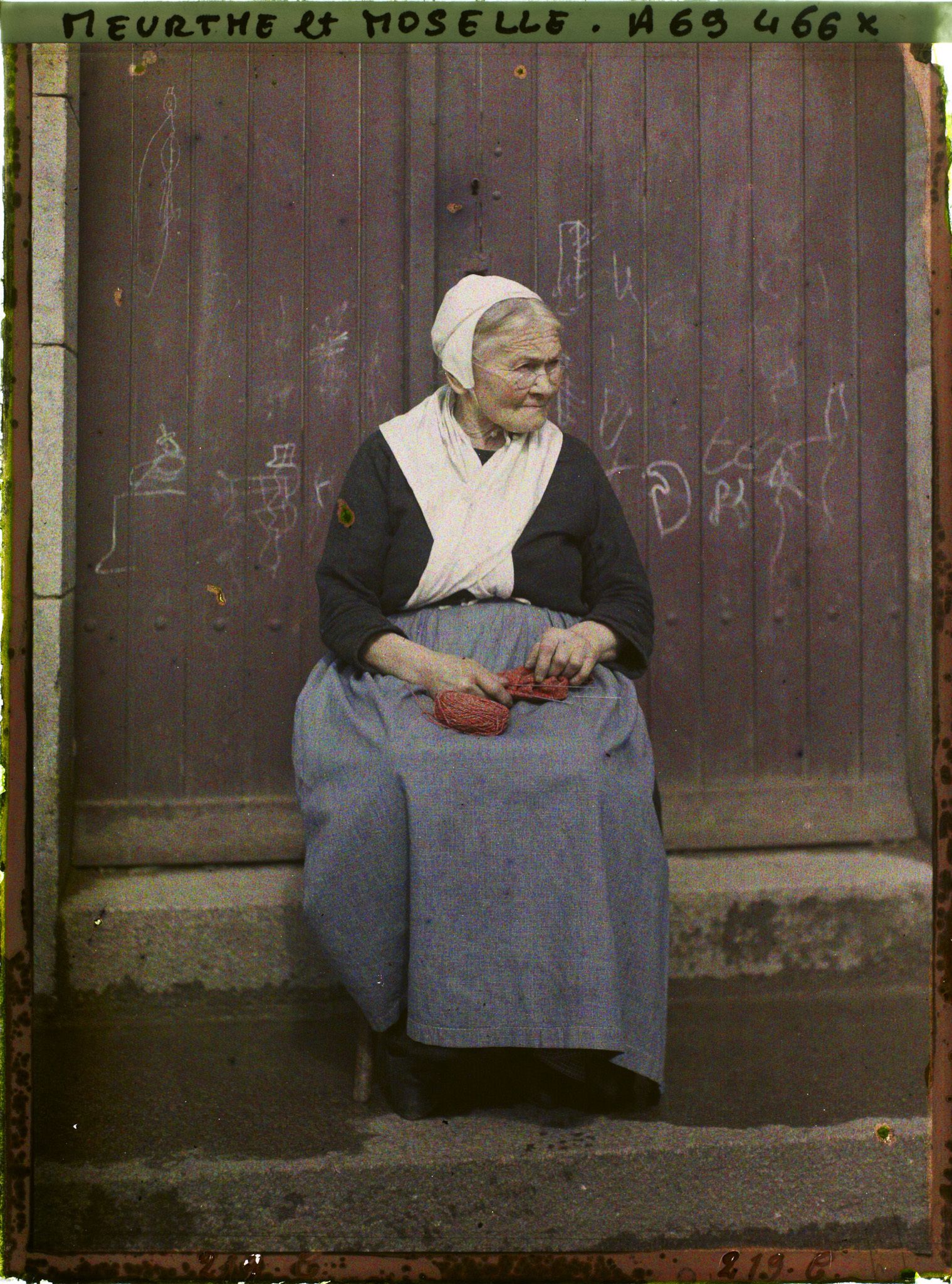 Image représentant Madame Henriot Colin au tricot