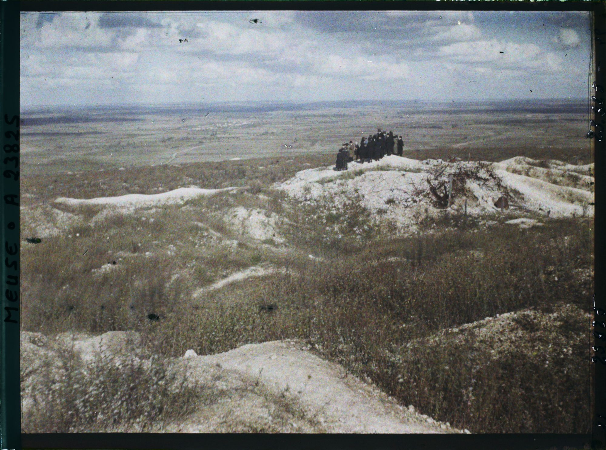 Image représentant France, Fort de Vaux, Vue prise du Sommet du fort vers Dieppe