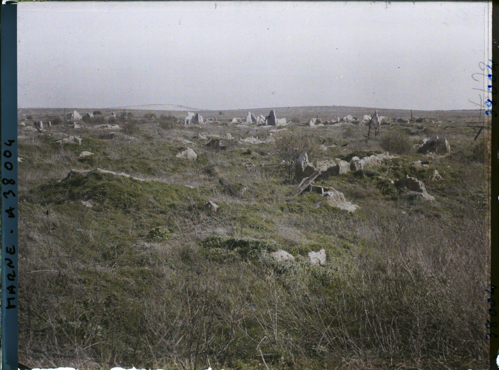 Image représentant France, Nauroy, Vue d'ensemble sur les ruines autre aspect
