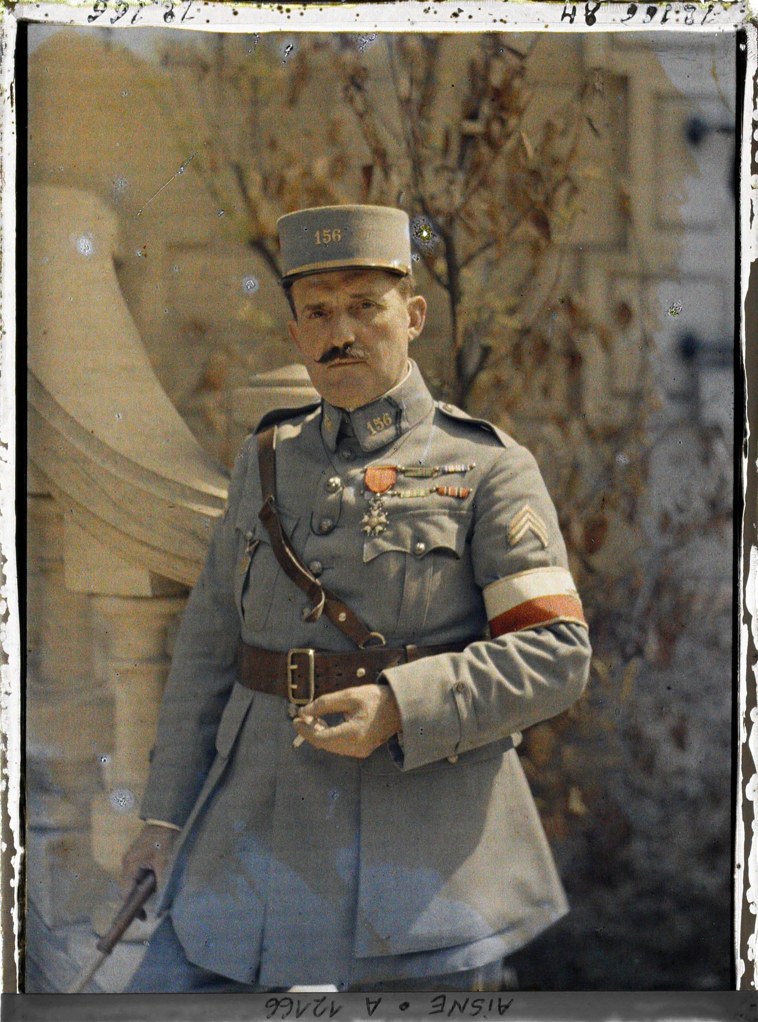 Image représentant Lieutenant Dagneaux avec le brassard de l'état-major de la 6e armée