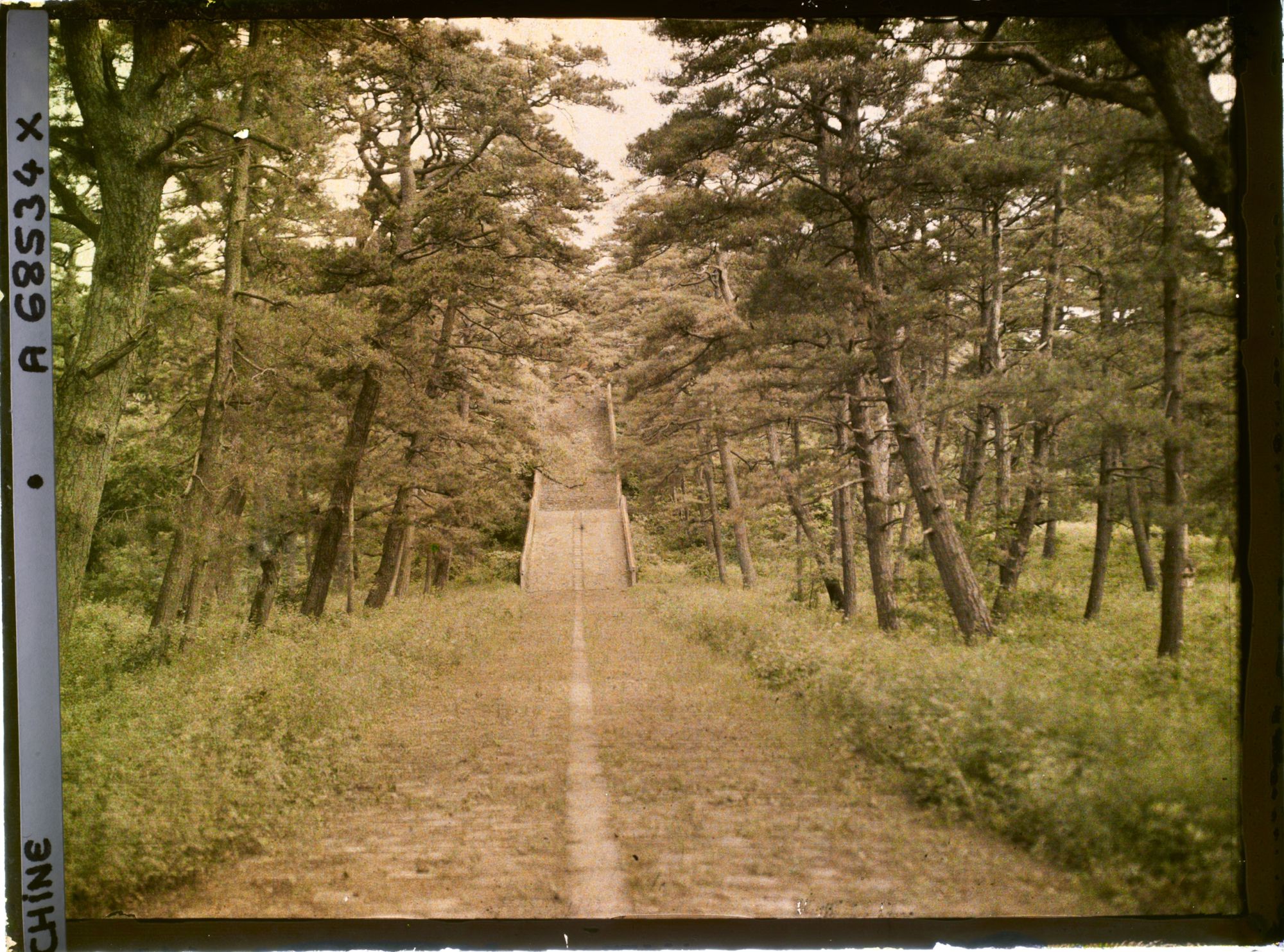 Image représentant Fuling (" tombeau de la Félicité "), appelé aussi Dongling (" tombeau de l'Est ")