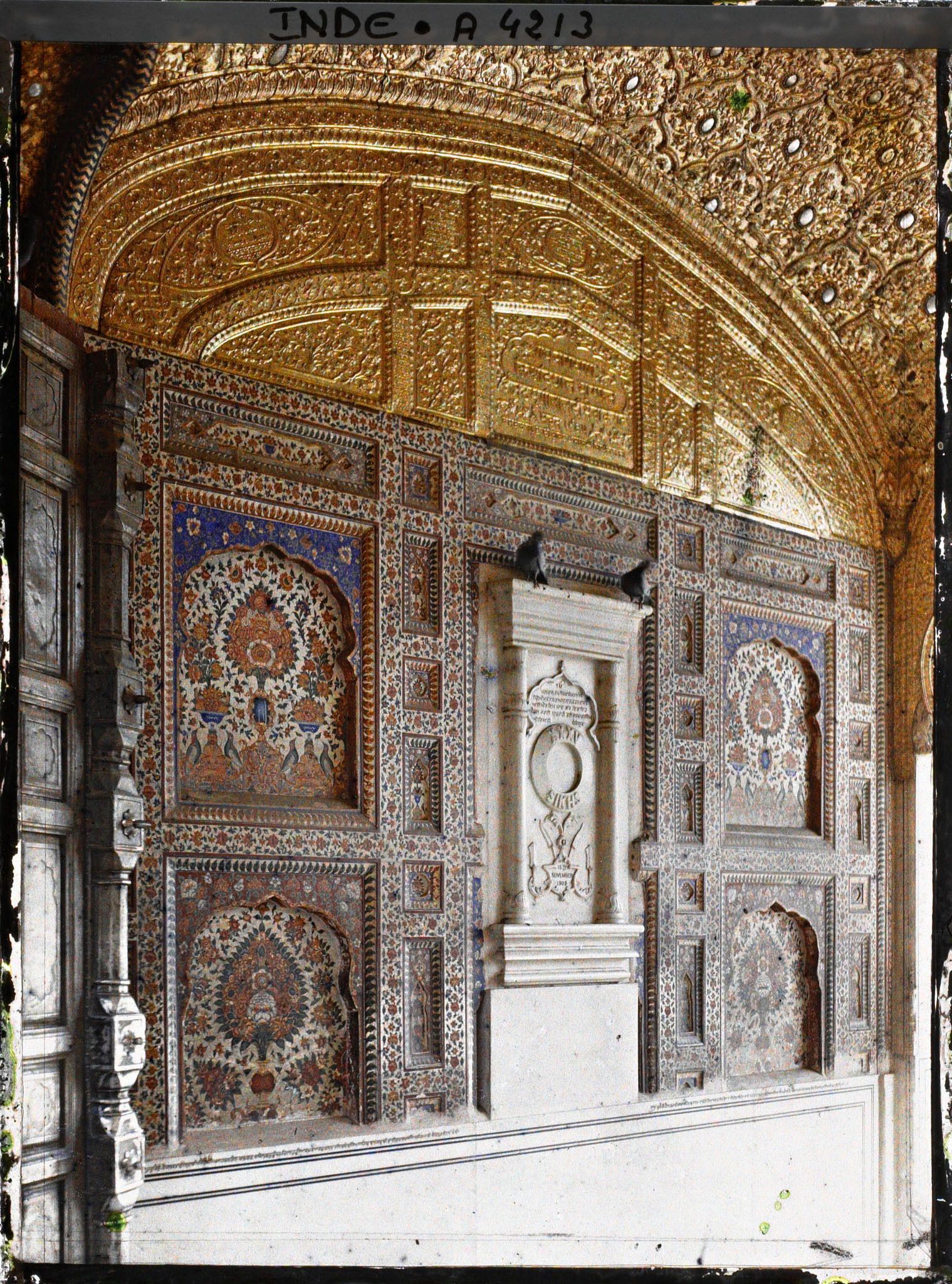 Image représentant Décor intérieur de la porte Ouest du temple d'or