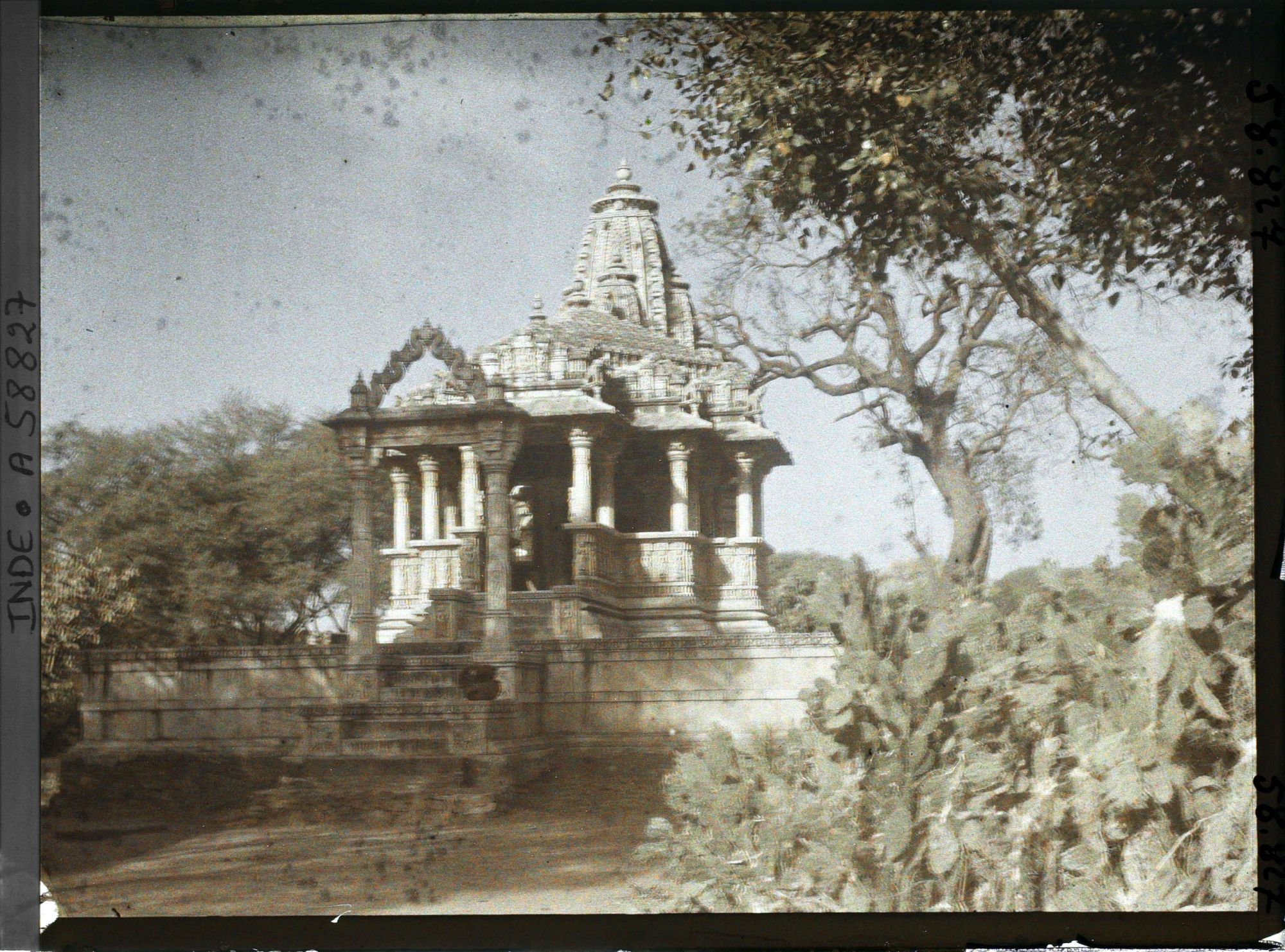 Image représentant Petit temple shivaïte