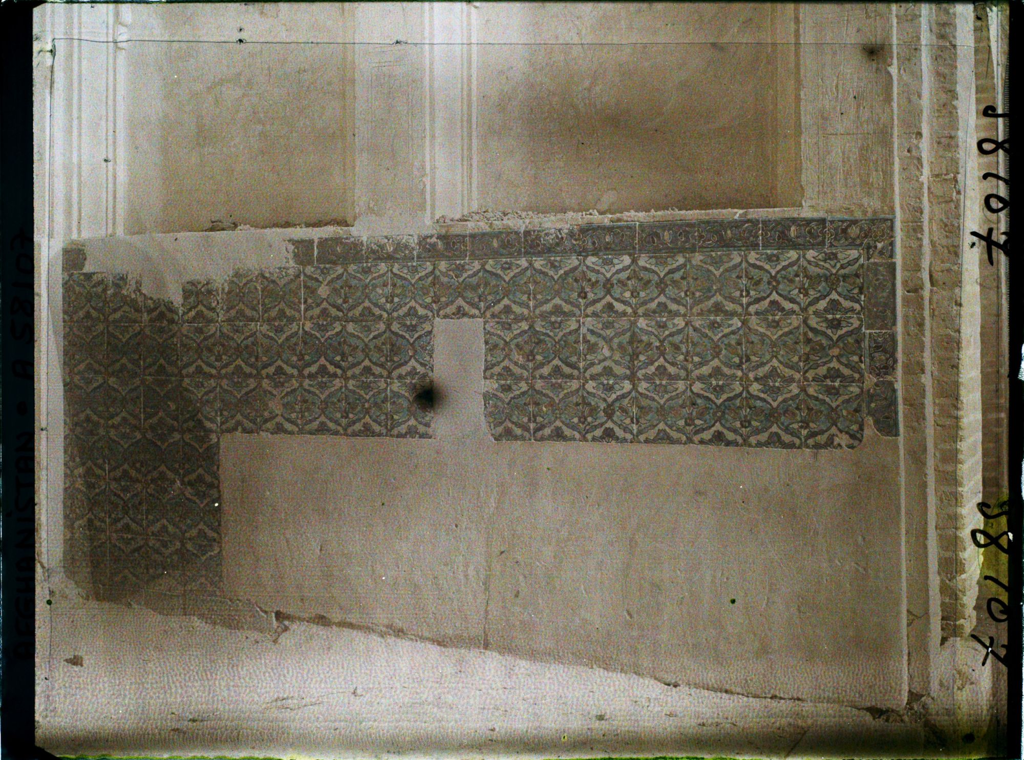 Image représentant Faiences dans le mausolée