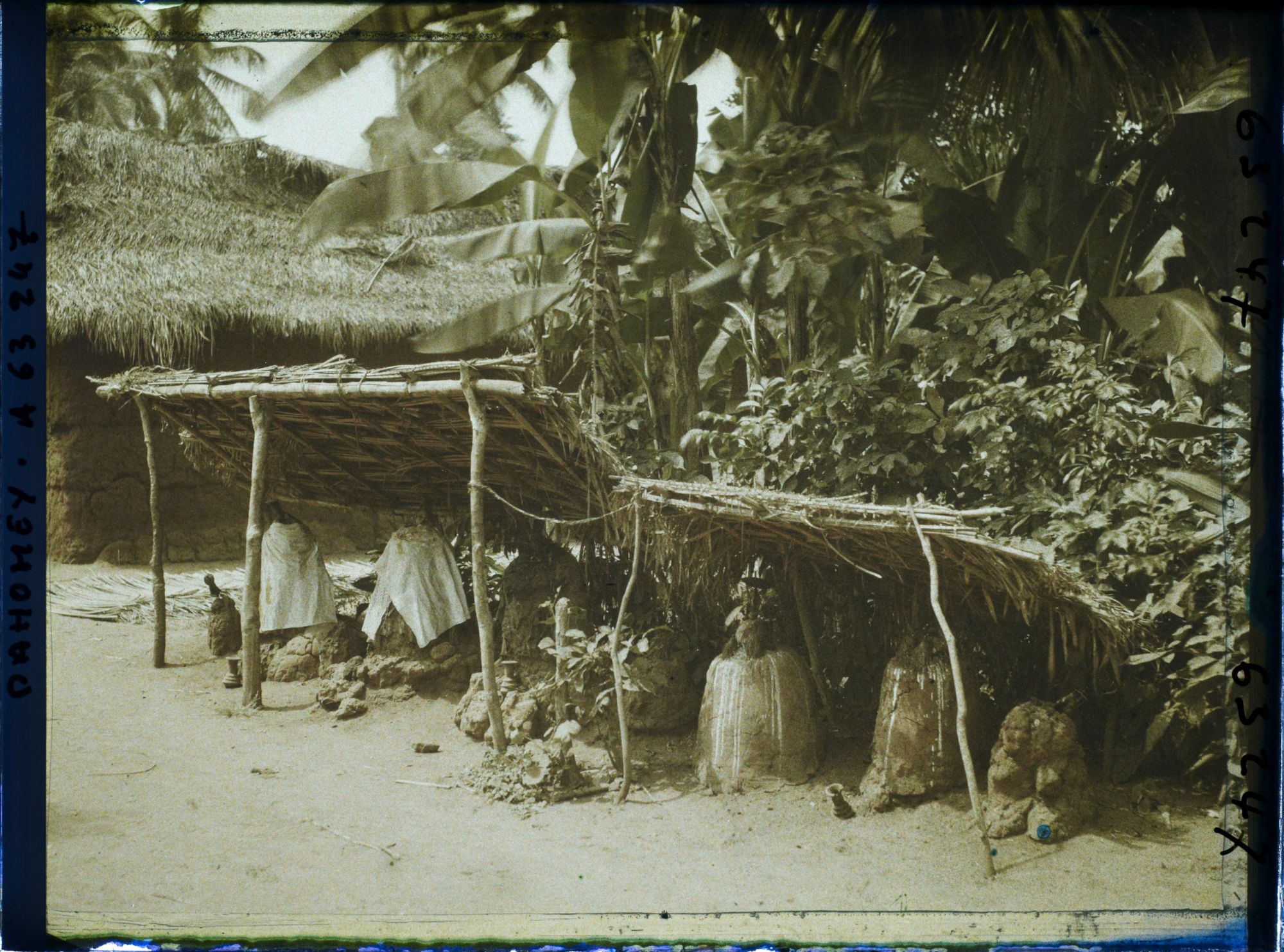 Image représentant Fétiches de la variole Djéholou