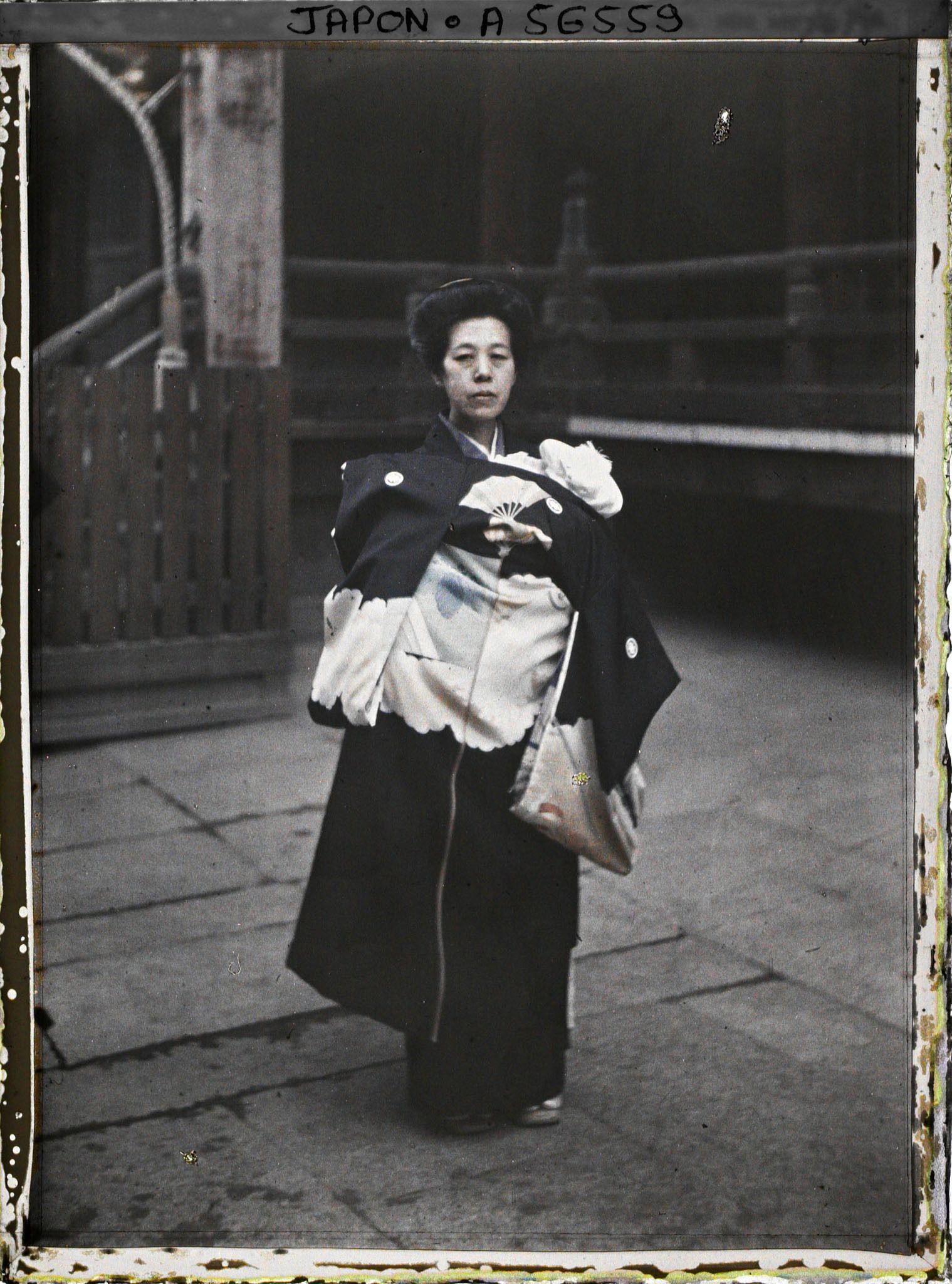 Image représentant Cérémonie du renouvellement du Hatsu-miya-mairi pour les un an de l'enfant au sanctuaire Yasaka-jinja (appelé également Gion-jinja) ?