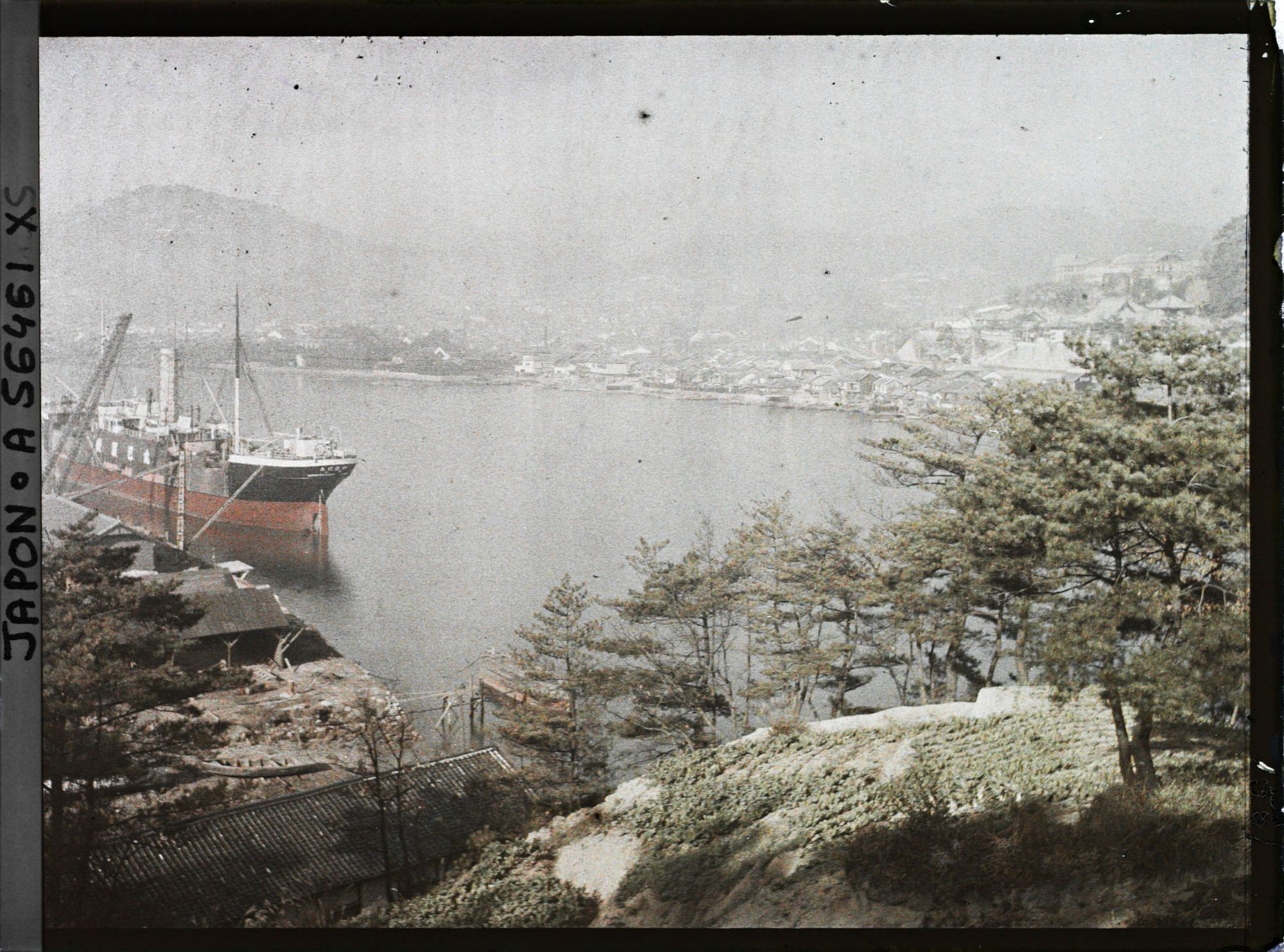 Image représentant Vue sur la ville depuis l'île de Mukô-jima