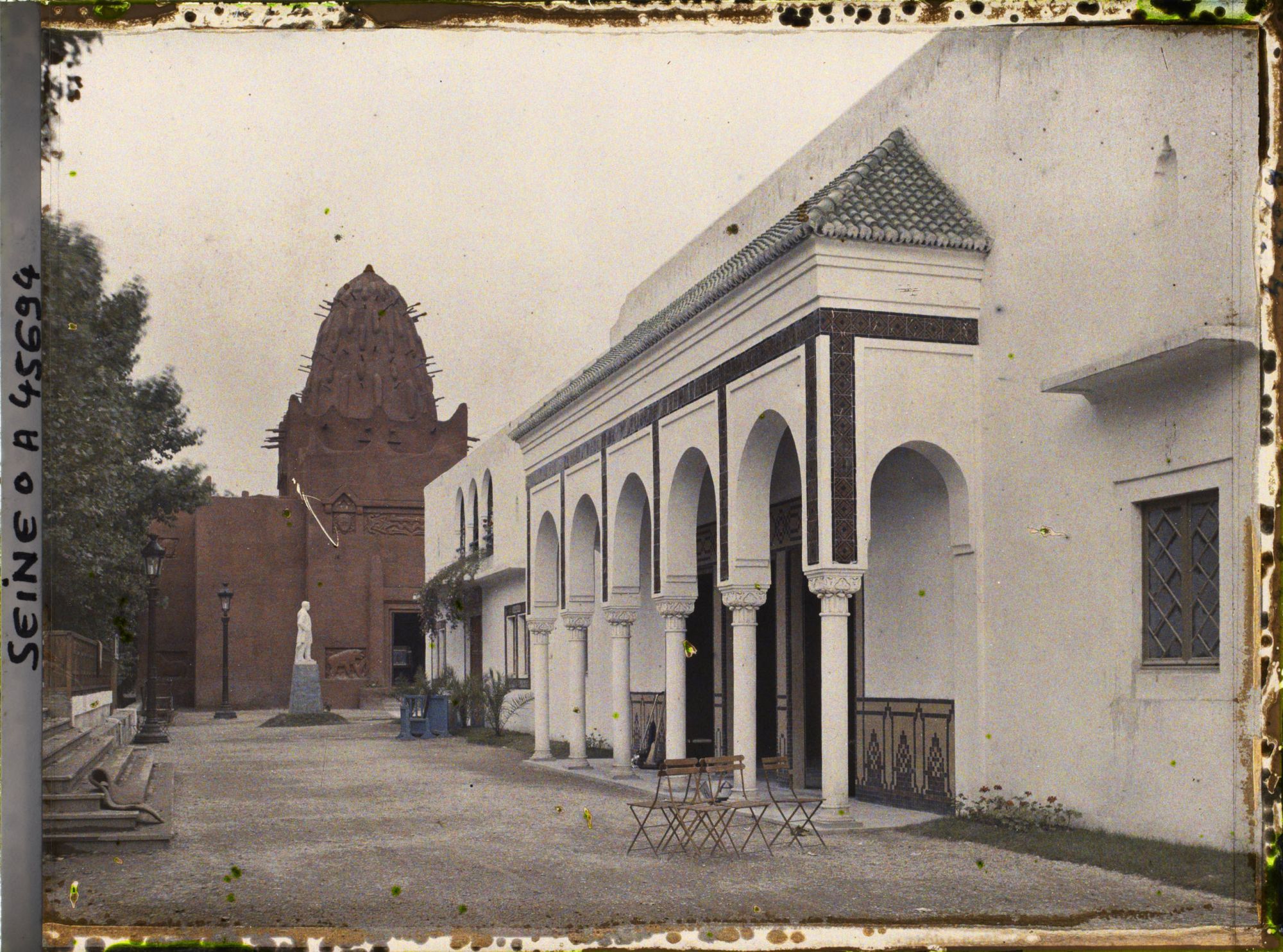 Image représentant L'Exposition des arts décoratifs, Pavillons d'Algérie et de Tunisie