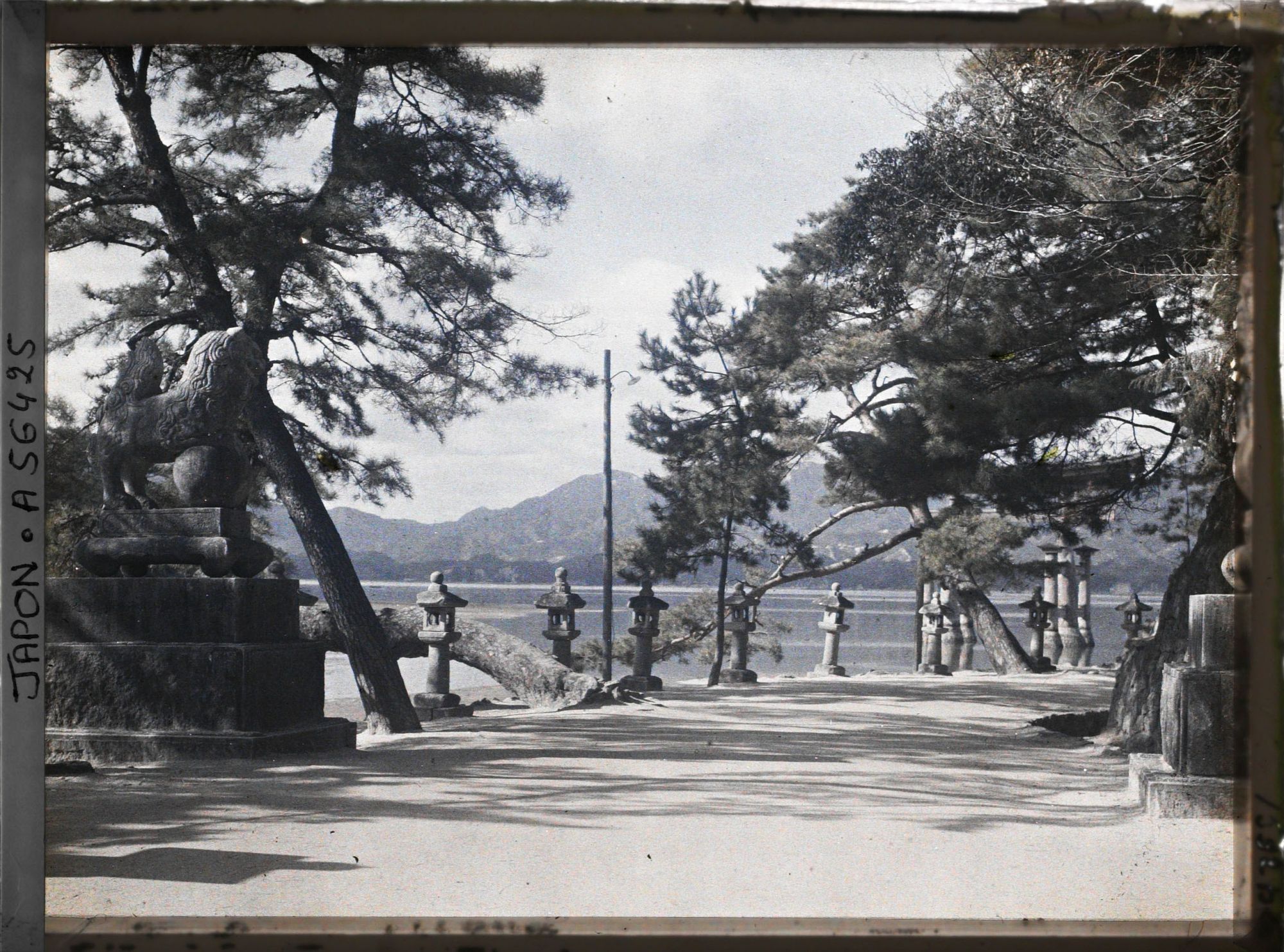 Image représentant Allée menant à l'entrée de l'Itsukushima-jinja