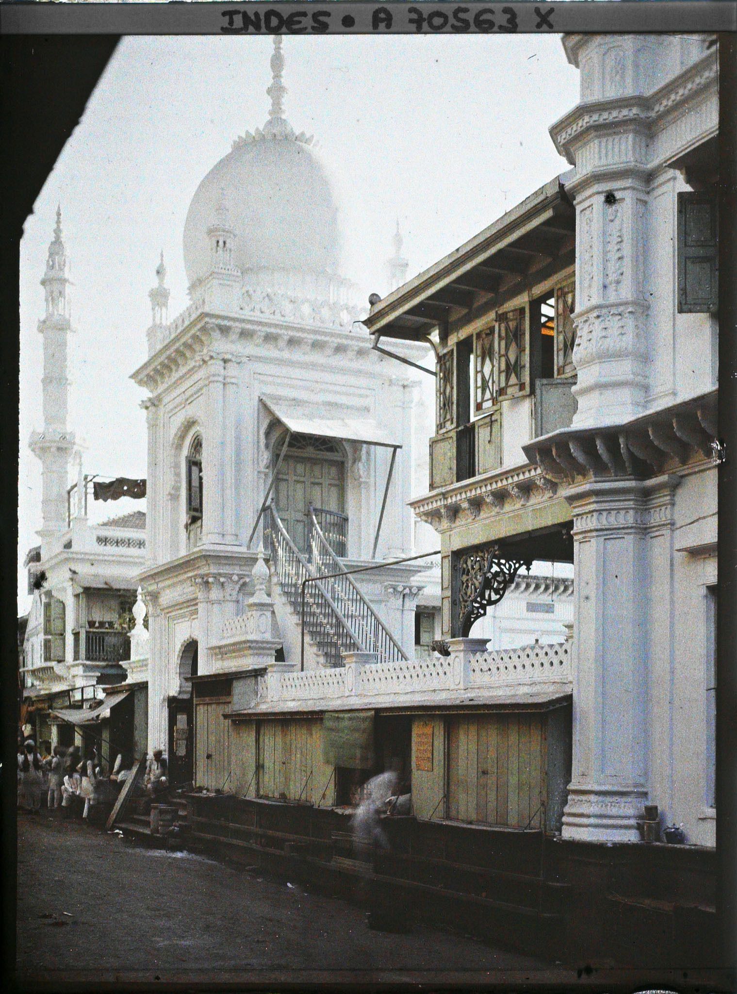 Image représentant Mosquée et commerces